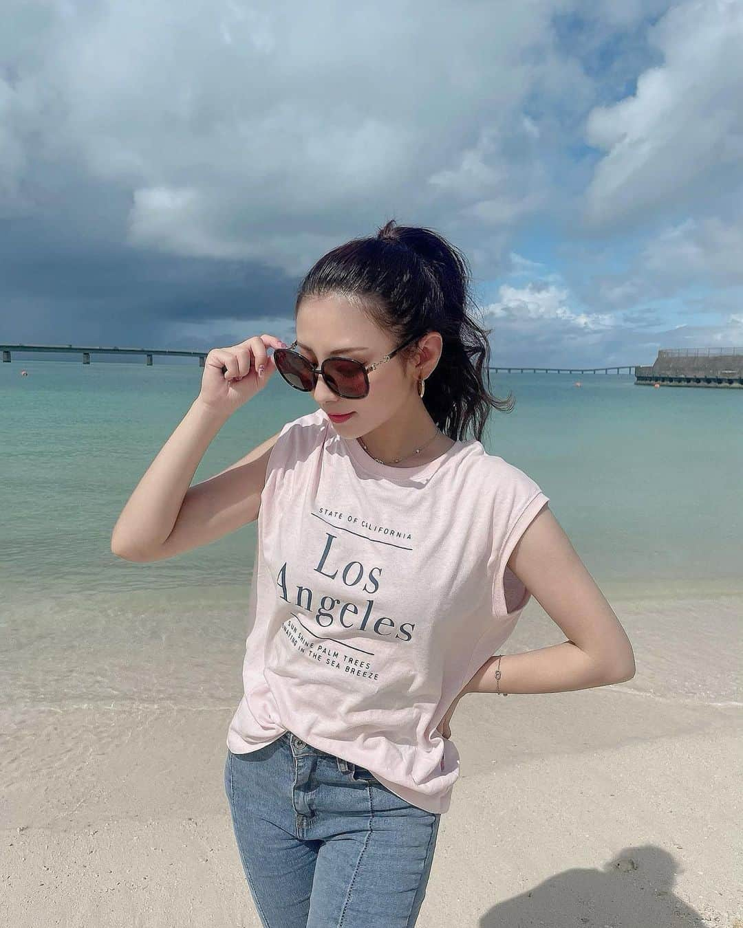 𝐡𝐚𝐫𝐮𝐜𝐡𝐚𝐧のインスタグラム：「沖縄時差連投おわりっ🌺  沖縄やけど、ロサンゼルスTシャツで 〆ます。wwwwww  #沖縄 #沖縄旅行 #那覇 #那覇観光  #沖縄ホテル #夏服コーデ  #国際通り #旅行コーデ #宮古島 #沖縄コーデ   #okinawa #naha #summer  #bikini #ootd #fashion #code  #pool #okinawatrip #shein  #sheingals #instagood」