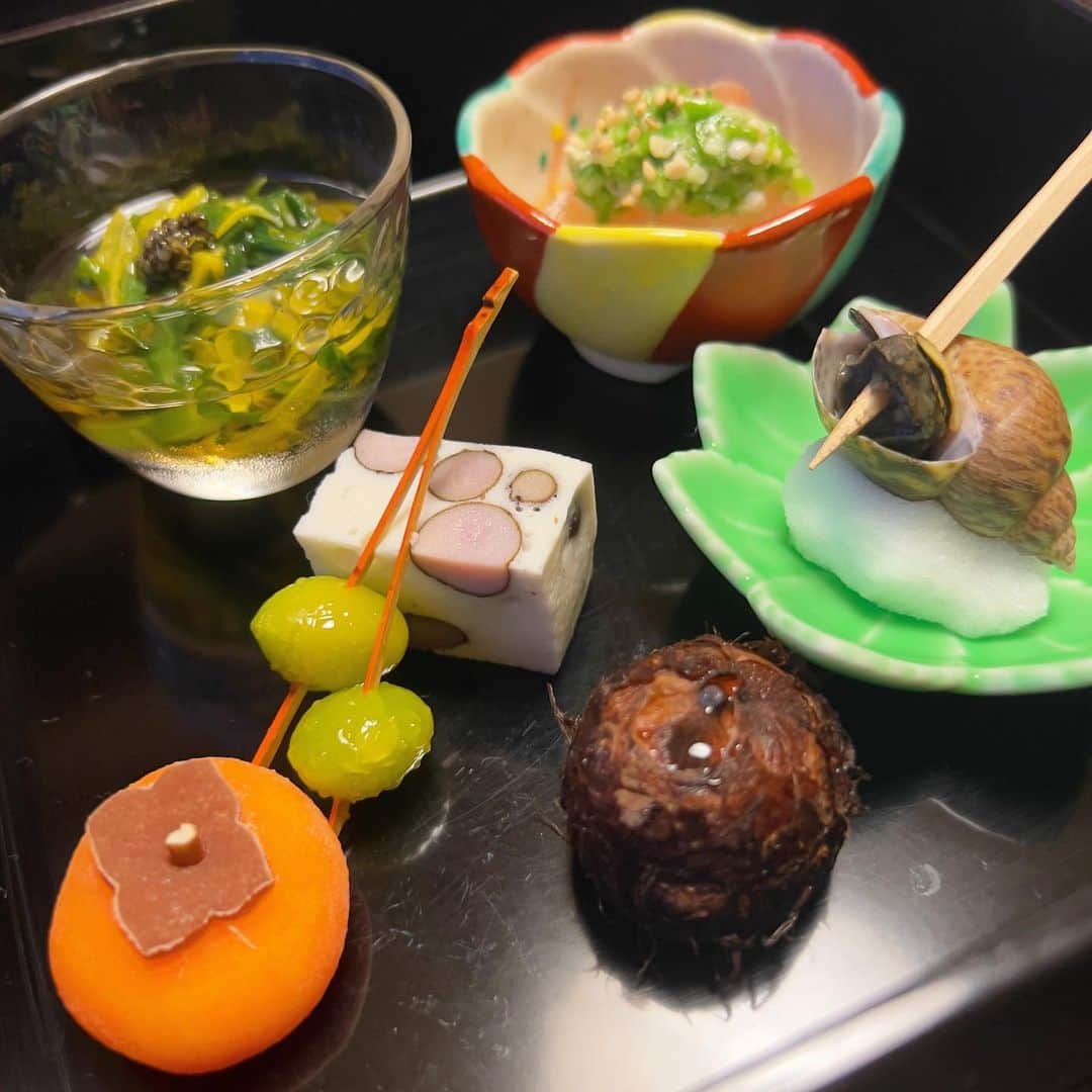 MII MAMAのインスタグラム：「. . . ご飯がとにかく美味しかった🤤🍶 #岐阜県 #養老 #遊季の里 —————————————— 🔎White Style mi mama 良かったらチャンネル登録お願いします🙇🏽‍♀️ #YouTube#ユーチューバー#主婦ユーチューバー#MIIMAMA#チャンネル登録お願いします#2児ママ#年子ママ#ギャルママ#ぎゃるまま#アラサーママ#アラサー#30代#30代ママ#ホワイトインテリア#モノトーンインテリア#イチナナ#イチナナライバー#専属ライバー#主婦ライバー#17LIVE#主婦YouTuber#ママYouTuber#ママライバー#幼稚園ママ#小学生ママ」