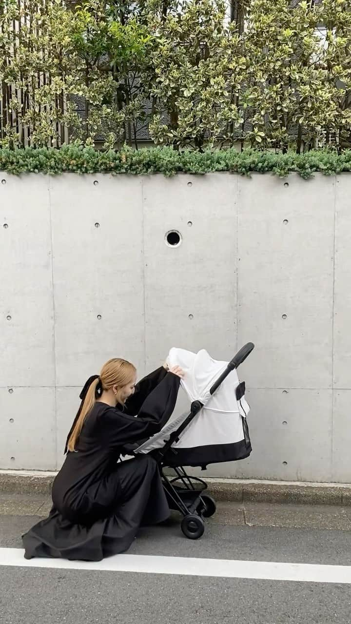 平木愛美のインスタグラム：「mom ＆ baby .. 👱🏻‍♀️👶🏼 lovely daily life  hair ribbon ハイトーンの髪にも可愛い🩶」