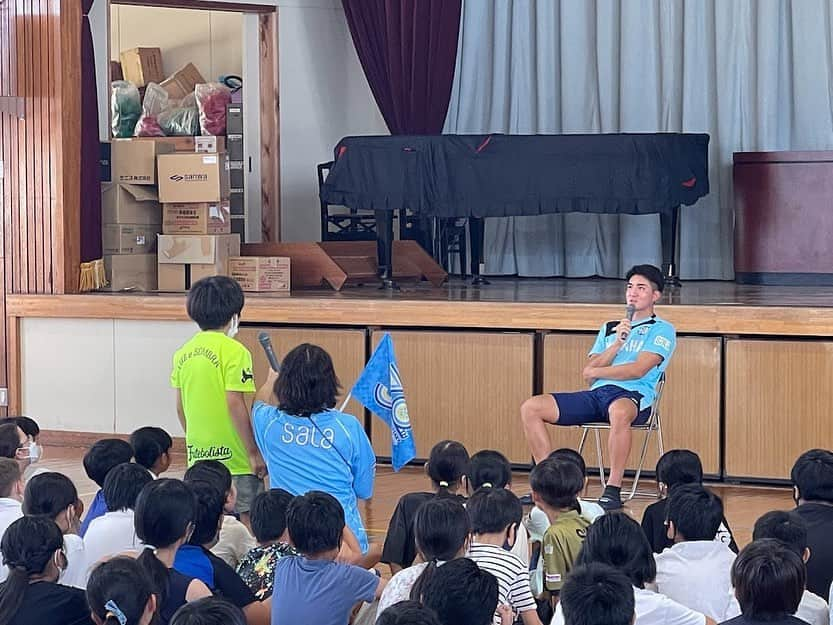 ジュビロ磐田さんのインスタグラム写真 - (ジュビロ磐田Instagram)「. 🏫#磐田市 小学校訪問レポート🏫  吉長真優 選手は磐田南小学校を訪問しました👊 自身も出場し、たくさんのパワーをもらった一斉観戦授業のお礼を伝えることができました📢  #シャレン  @iwatacity_official  @mahiro_yoshi」9月26日 12時23分 - jubiloiwata.official