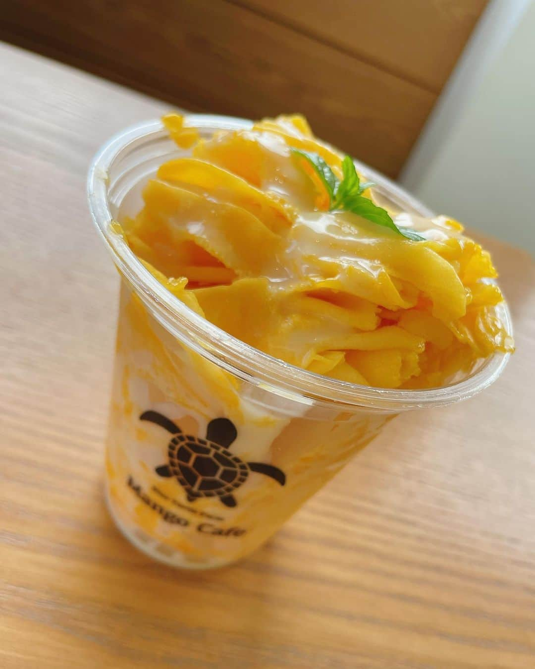 倉田瑠夏さんのインスタグラム写真 - (倉田瑠夏Instagram)「Mango Cafe🧡  ここの削りマンゴーが美味しすぎた🥹✨✨♡  #blueturtle #🥭 #blueturtlefarm #mangocafe #miyakojima #ブルータートル #マンゴーカフェ #宮古島 #宮古島旅行 #ig_japan #instatravel #travel #instago #japanesegirl #여행스타그램 #여행에미치다 #旅行 #旅行コーデ #南国コーデ #宮古島グルメ #宮古島カフェ #カフェ巡り #マンゴー #映えスポット #맛집 #好吃 #我的最愛 #扎心了 #얼스타그램 #japanadventure」9月26日 12時26分 - ruka.kurata