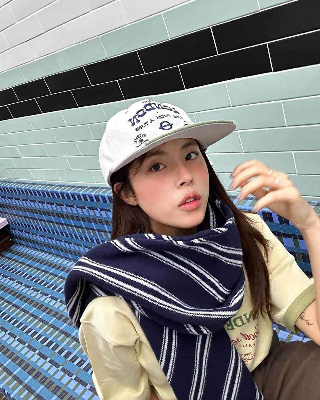 ドヒさんのインスタグラム写真 - (ドヒInstagram)「🤎🍀🧢🧣🧸」9月26日 3時34分 - mdh0925_