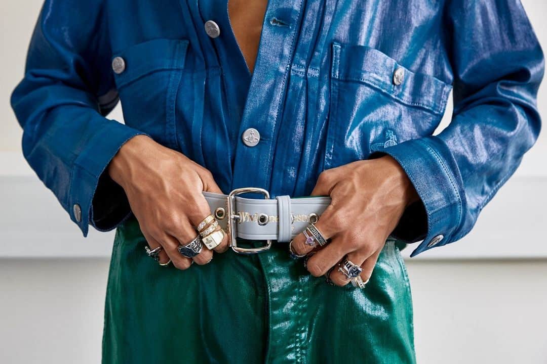 のインスタグラム：「Shop our new jewellery range, featuring mixed-sized crystals, our signature orb details and more. ⁠ ⁠ Now available online and across our boutiques. ⁠ ⁠ #VWAW2324」