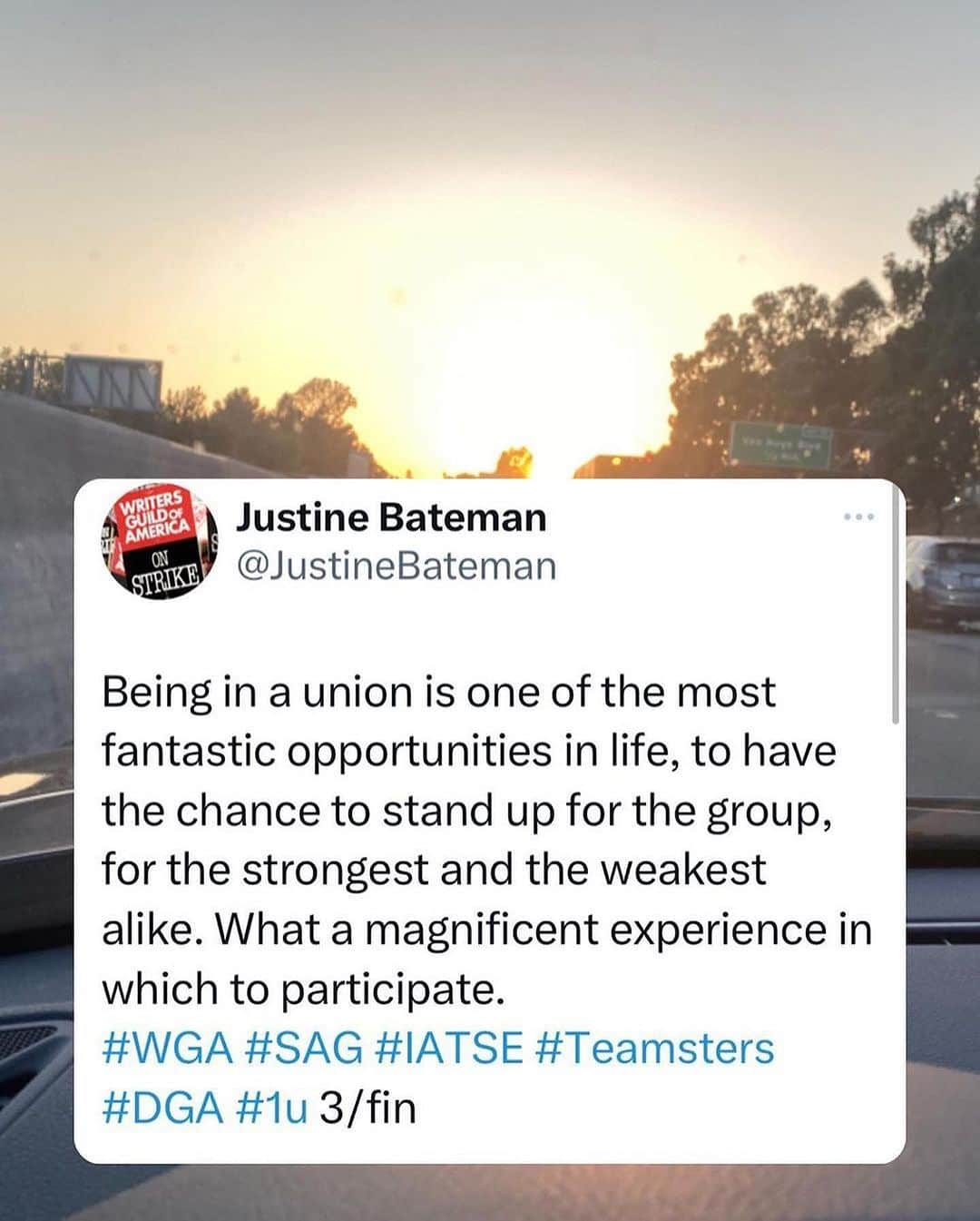 ジェニファー・グレイさんのインスタグラム写真 - (ジェニファー・グレイInstagram)「Repost from @jamieleecurtis • THE STRENGTH OF MANY! Thank you @_justinebateman_ for your LEAD HER SHIP!  @sagaftra @wgawest」9月26日 4時11分 - jennifergrey