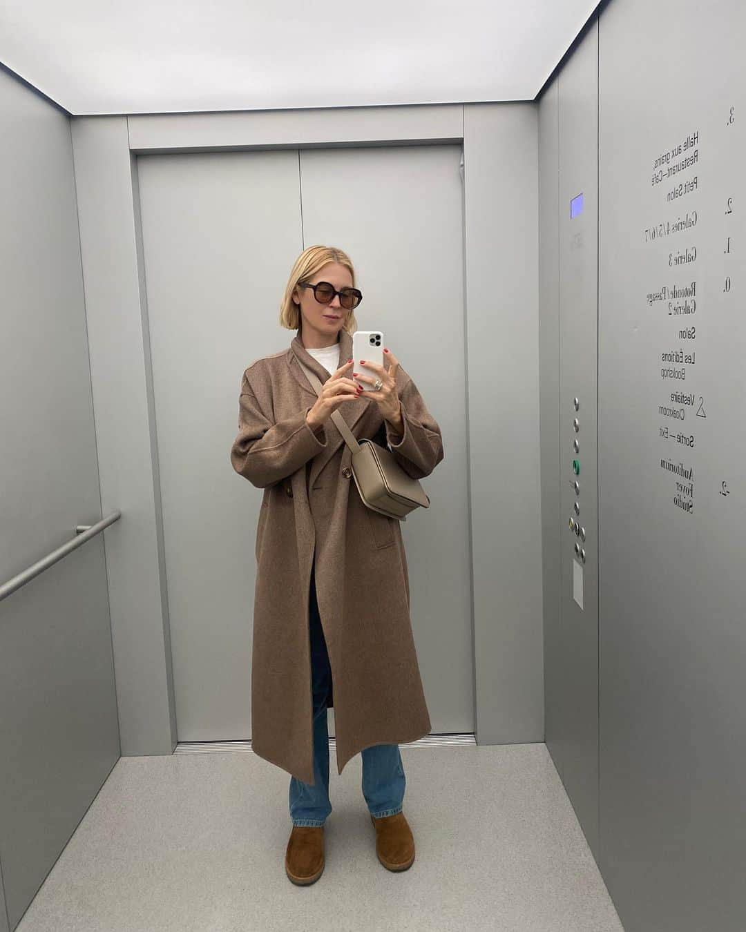 ケリー・ラザフォードさんのインスタグラム写真 - (ケリー・ラザフォードInstagram)「Paris 🤍」9月26日 4時13分 - kellyrutherford