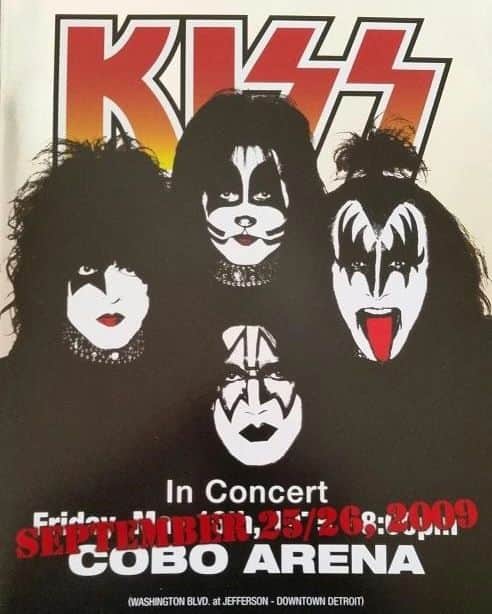 のインスタグラム：「#KISSTORY - September 25, 2009 - We opened the North American leg of the ALIVE 35 Tour at the SOLD-OUT Cobo Arena in Detroit! #KISS50  The 102-date tour visited 29 countries and rocked over 1.5 million fans!  Where did you see the tour, #KISSARMY?」
