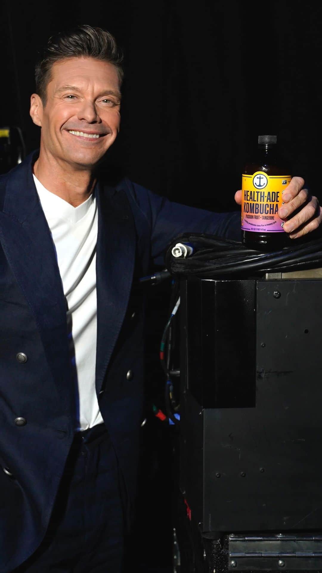 ライアン・シークレストのインスタグラム：「Back-to-back nights of chart-topping hits? Hold my booch #iHeartFestival2023 #healthadepartner #ad」