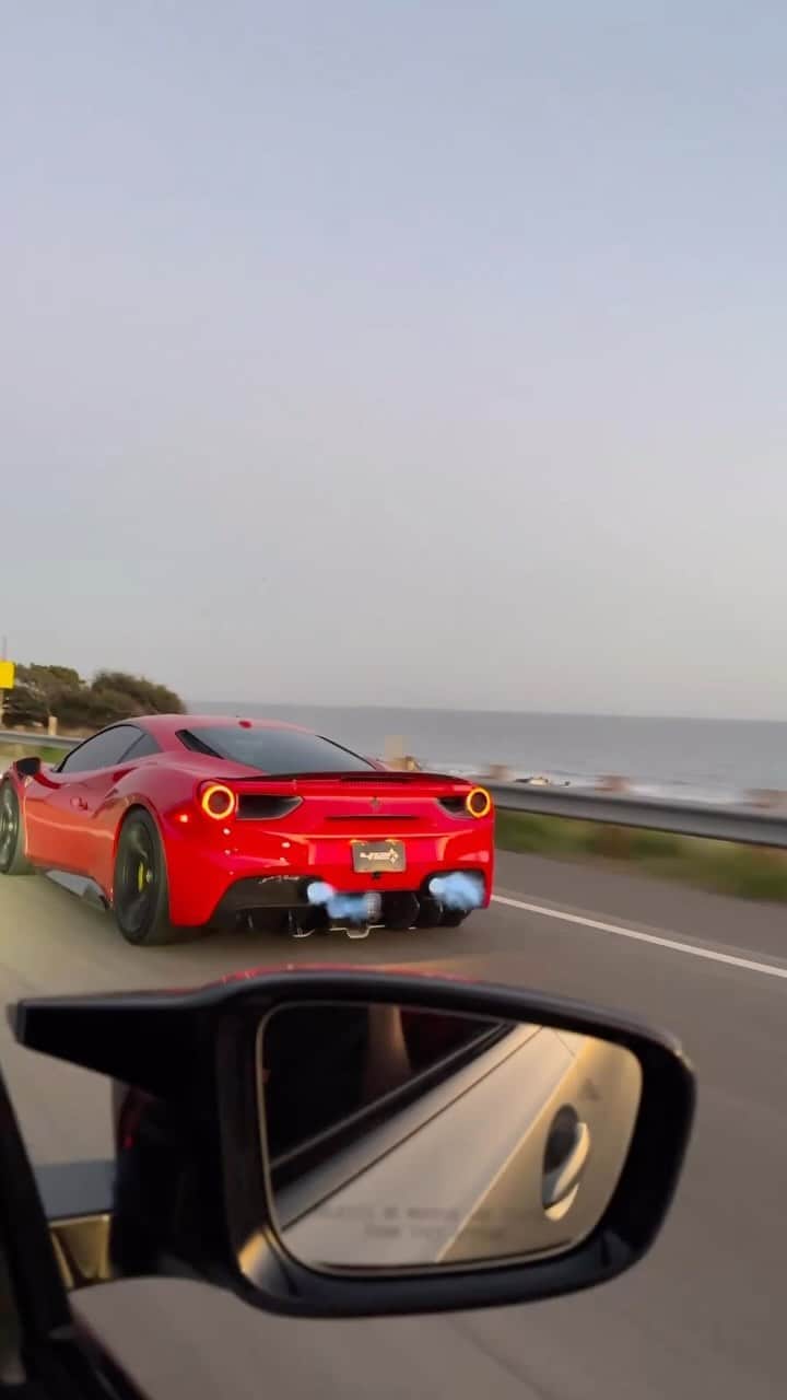 CARLiFESTYLEのインスタグラム：「Some Ferrari 488 backfire! 💥💥💥 @412motorsport   #ferrari #ferrari488 #backfire」