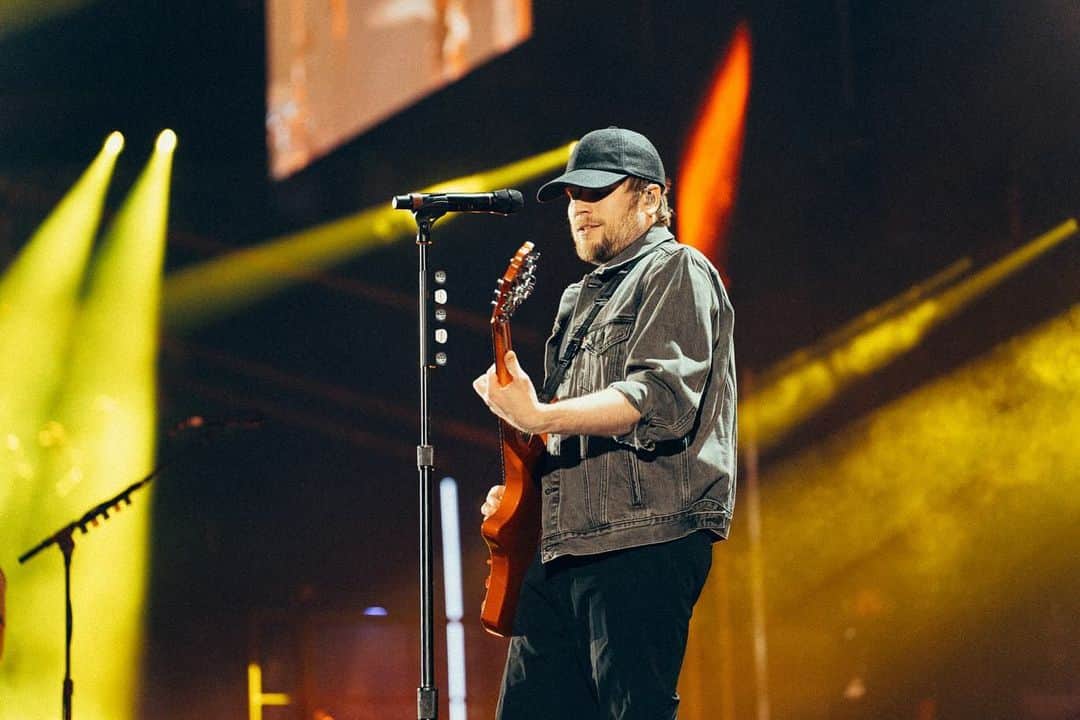 フォール・アウト・ボーイさんのインスタグラム写真 - (フォール・アウト・ボーイInstagram)「on fire at @iheartfestival 🔥  📸 @elliottxingham」9月26日 5時10分 - falloutboy