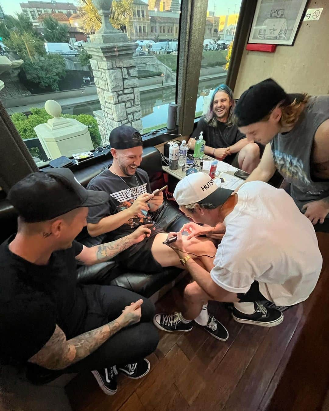 ニック・マーティンさんのインスタグラム写真 - (ニック・マーティンInstagram)「A photo dump involving a show, getting tattooed on the bus, @justinvanhook getting nauseous, scaring @matty_best, @nickalausstafford taking beautiful selfies, & what you should/shouldn’t flush down a toilet.」9月26日 5時16分 - nodirectioncasa