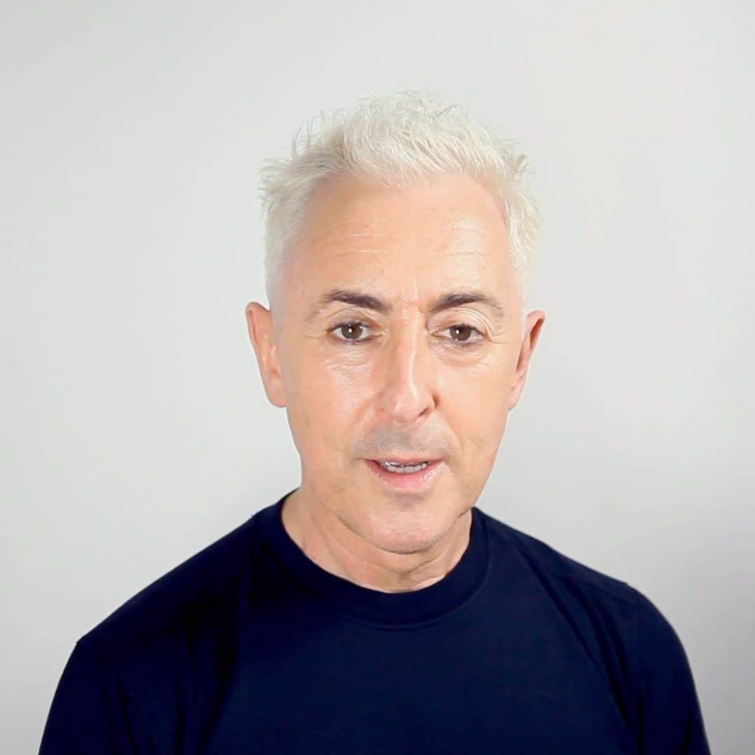 のインスタグラム：「I am Cumming to the UK in January! Buy tix on my website (link in bio)」