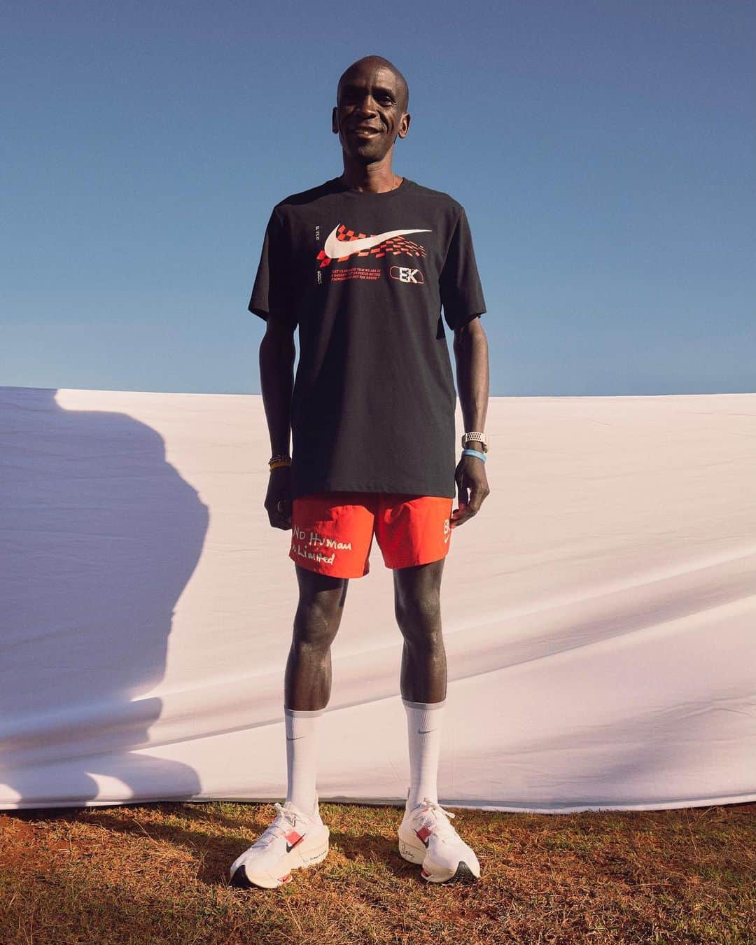 NIKEさんのインスタグラム写真 - (NIKEInstagram)「From his very first world title to his latest victory in Berlin, the world’s greatest marathoner believes in one thing above all: That running is a force that can unite the world. 🌍  “This collection represents the work done together as a running family and community.” - @kipchogeeliud   For your next run, lace up with the EK Umoja Collection where every stride speaks unity. Tap to shop🇰🇪」9月26日 5時59分 - nike