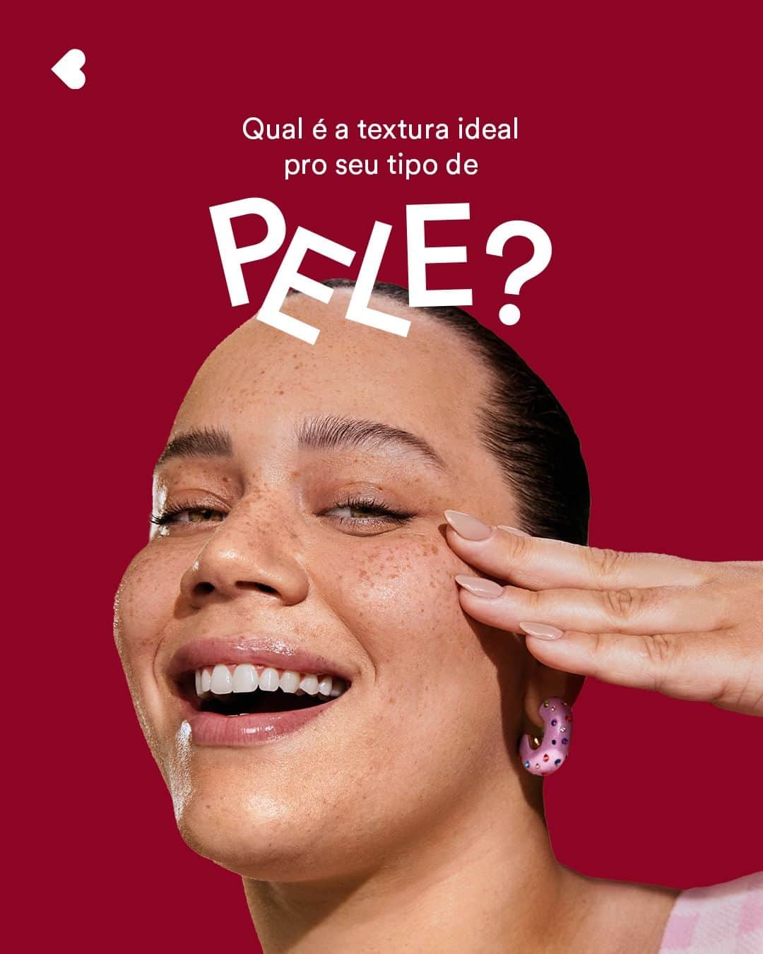 quem disse, berenice?のインスタグラム：「não sabe qual hidratante facial usar na sua pele? a gente te trouxe um guia pra vc nunca mais errar. vem ver.  #PraTodosVerem: o post é um carrossel e todas as telas possuem fundo na cor vinho. Na tela 1, temos a foto de uma mulher sorrindo passando a mão no rosto e o texto: "Qual é a textura ideal pro seu tipo de pele?". Na tela 2, temos o Sérum Facial Preenche tudo e o texto: "ideal para peles oleosas, com textura aquosa e com 8 tipos de ácido hialurônico". Na tela 3, temos o Gel Hidratante Poddelas Skin.q e o texto: "ideal para peles mistas, com uma textura aquosa em gel com aloe vera e pantenol". Na tela 4, temos o Creme Hidratante Facial Dia Antioxidante FPS 50 e o texto: "ideal para peles secas, com absorção profunda, antioxidante protegendo a barreira cutânea". Fim da descrição.」