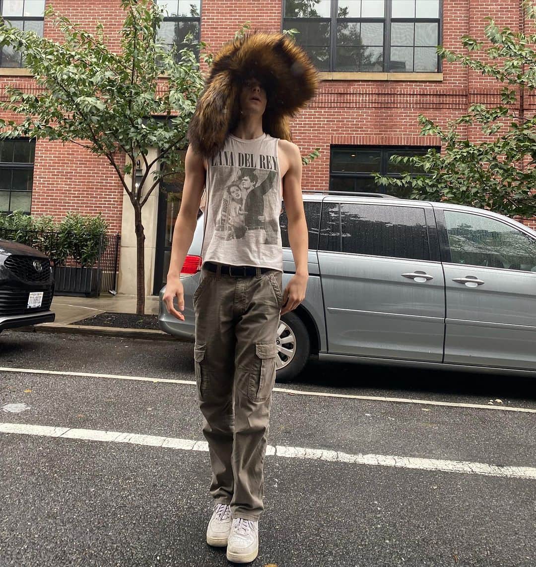コーリー・フォーゲルマニスのインスタグラム：「I don’t know, maybe I’m just like this」