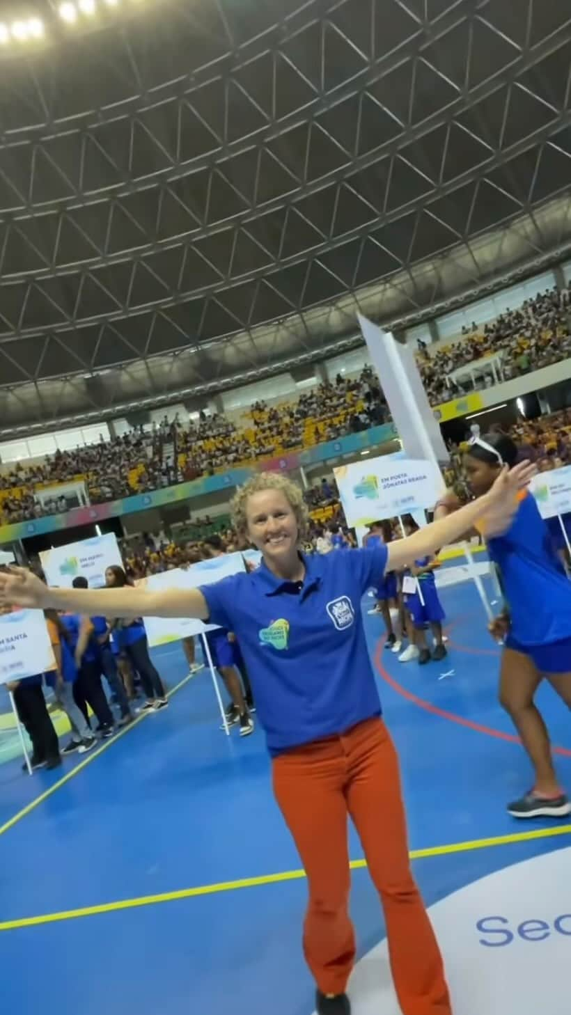 ヤネ・マルケスのインスタグラム：「Estamos em mais um abertura, mas dessa vez é a Abertura dos Jogos Escolares do Recife. Isso mostra o que o esporte pode nos proporcionar: Educação, alegria, emoção. Ensinamentos e princípios que nossos jovens levarão para o resto da vida!  Foram dias de muito trabalho para proporcionar um dia inesquecível para nossos futuros atletas…」