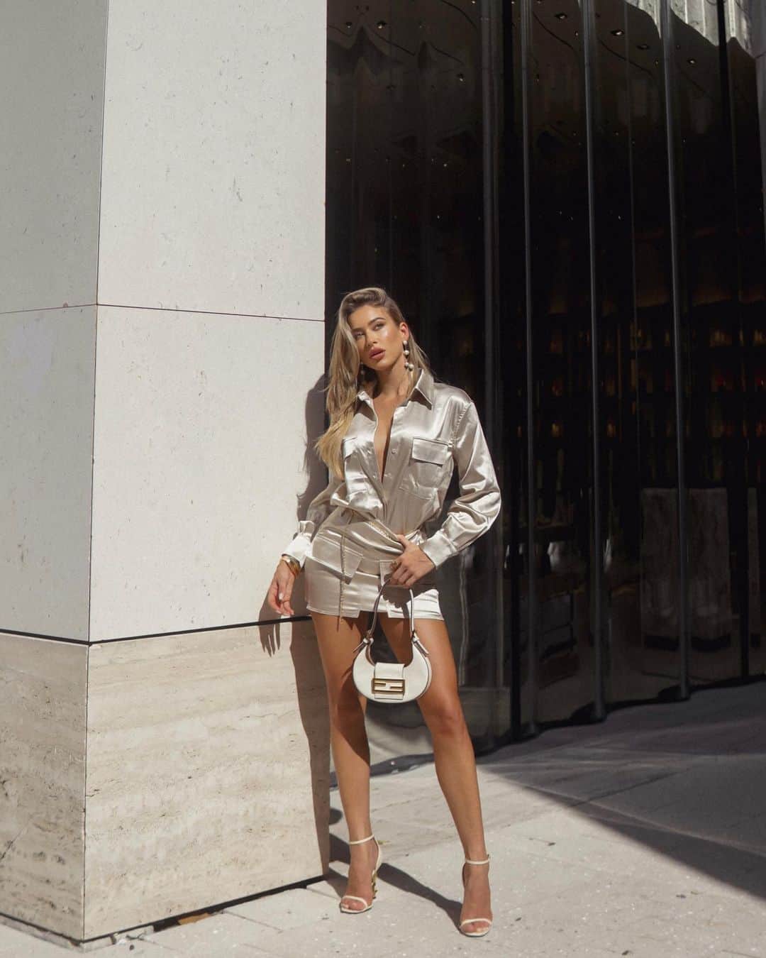 Cindy Pradoのインスタグラム：「Shine bright ✨ @FashionNova #ad」