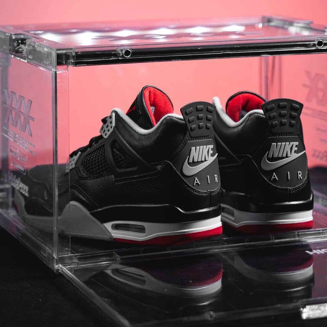 HYPEBEASTさんのインスタグラム写真 - (HYPEBEASTInstagram)「Over half a year ago, word of the Air Jordan 4 receiving the “Bred Reimagined” treatment surfaced just before the release of the Air Jordan 3 “White Cement Reimagined.” ⁠ ⁠ Now, an initial preview of the much-anticipated AJ4 has surfaced alongside new release details. 2019’s “Bred” color arrangement makes a return with a premium leather gracing the mostly-black upper. A red Jumpman logo hits the tongue while gray Nike Air branding can be spotted at the heel. ⁠ ⁠ Release for the pair is now expected for February 17.⁠ Photo: @knowing_kicks」9月26日 7時05分 - hypebeast