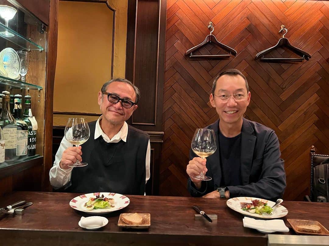 遠山正道のインスタグラム：「#山口周 と対談後一杯。ちょっと企てたいねと^ ^」