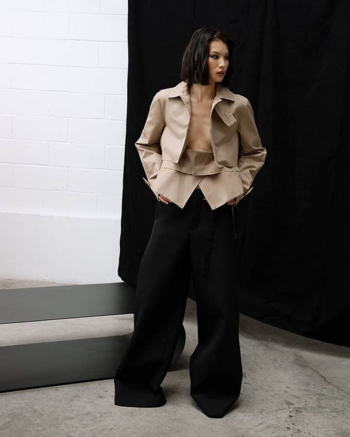 barneysnyofficialのインスタグラム：「@sacaiofficial providing staple pieces. #BarneysAtSaks @saks」