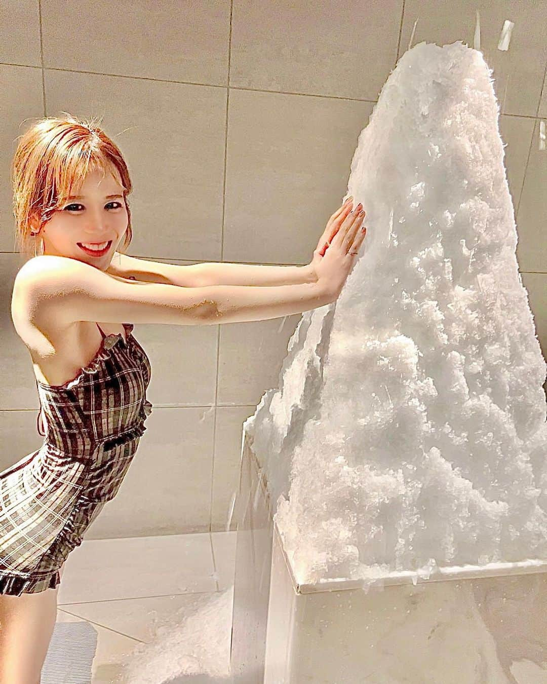 原望奈美のインスタグラム：「#oisoprincehotel ✨  🥶🥶⁣ ⁣ ⁣夜撮った写真はこのくらいかしら。 いますぐにでもまた行きたい🩶 ⁣ ⁣これから涼しくなるから 外気浴がめっちゃ気持ちいいだろなあ｡ ⁣ ⁣ ⁣ ⁣  #大磯プリンスホテル #サウナ旅行 #サウナホテル #サウナ女子 #サウナ旅行 #温水プール #水着 #水着コーデ #ロウリュサウナ #おすすめサウナ #外気浴 #温泉旅行 #ドライブ #sauna #tokyotravel #tokyosauna #travelphotography #filmphotography  #찜질방 #일본사우나 #일본찜질방 #일본여행 #수영장 #데일리패션 #필름카메라 #여행스냅 #힐링여행 #얼스타그램 #인스타패션 #메이크업」