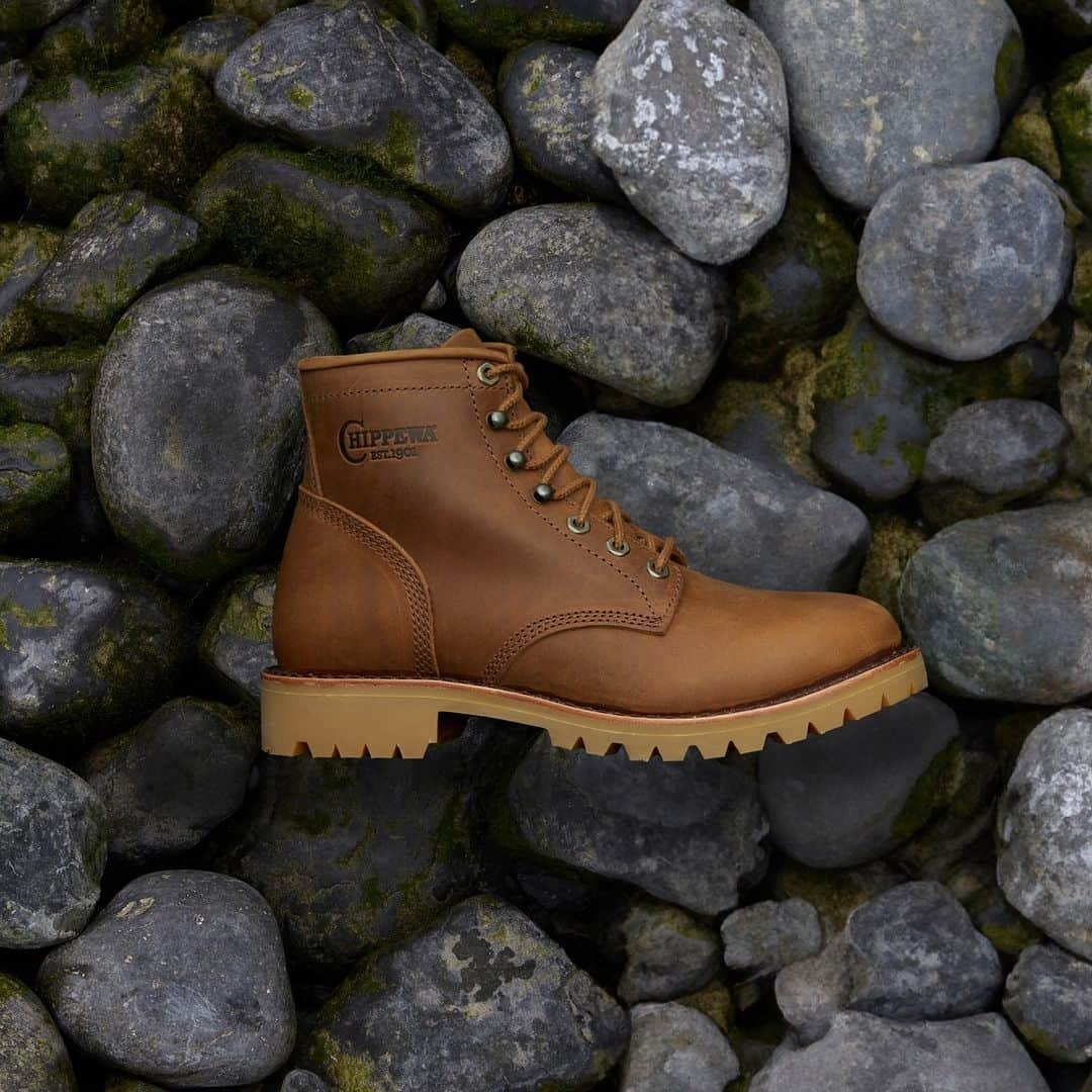 チペワさんのインスタグラム写真 - (チペワInstagram)「This LIMITED EDITION 6” boot from our Classic 2.0 collection delivers a timeless profile with modern comfort.  Style: #MC2062  #Chippewa #ChippewaBoots #WorkBoots #MensBoots #MensWorkBoots #WorkGear #WorkWear #TheBestByFar」9月26日 7時47分 - chippewaboots