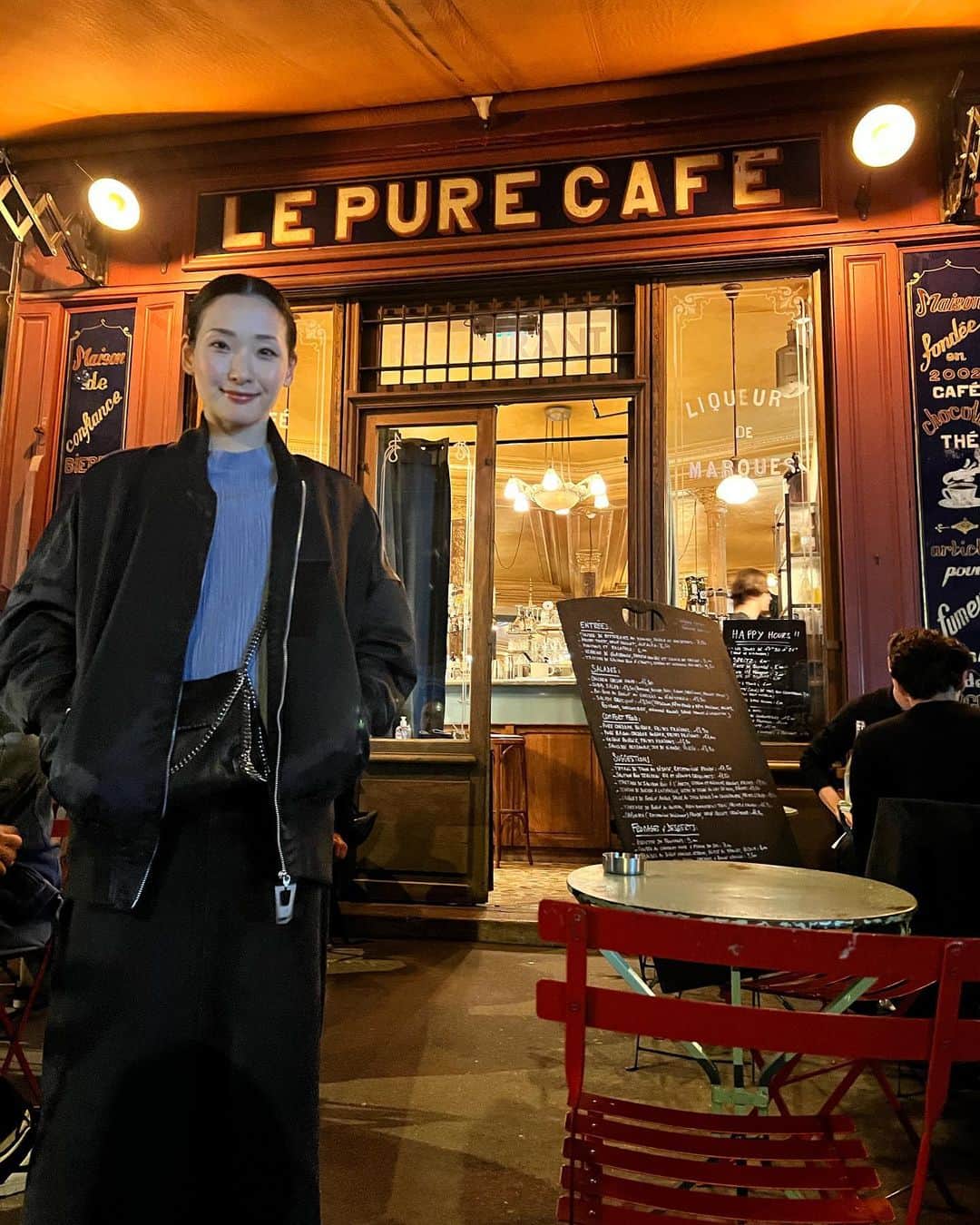 のインスタグラム：「Paris🇫🇷 #lepurecafe #beforesunset #cinema #metro」