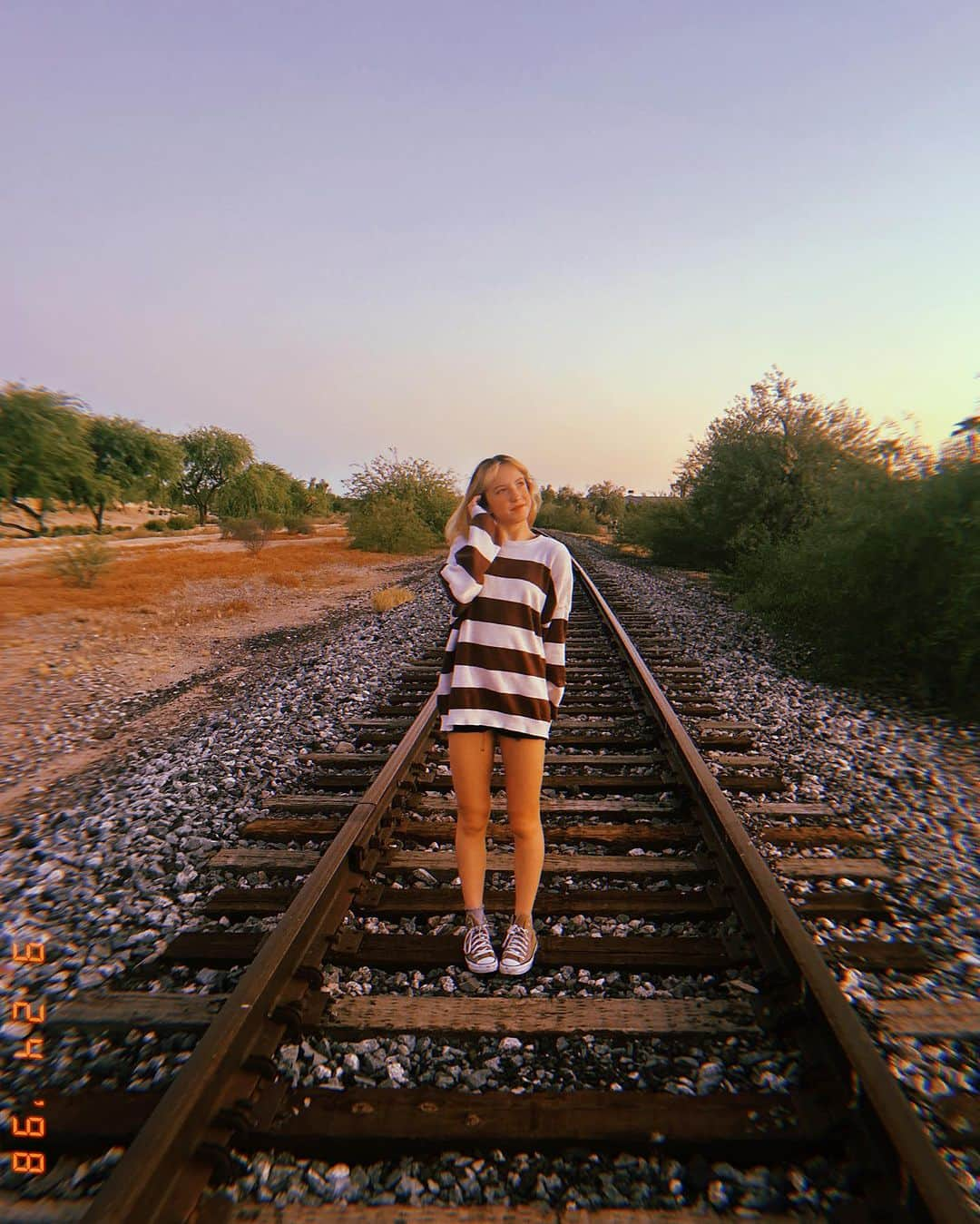 サニー・ペラントのインスタグラム：「Arizona sunsets are just everything 🌅🧡 Love you so much @zoeleigh__dance7 💛 #besties #sunset #rideordie #lovelife #az」