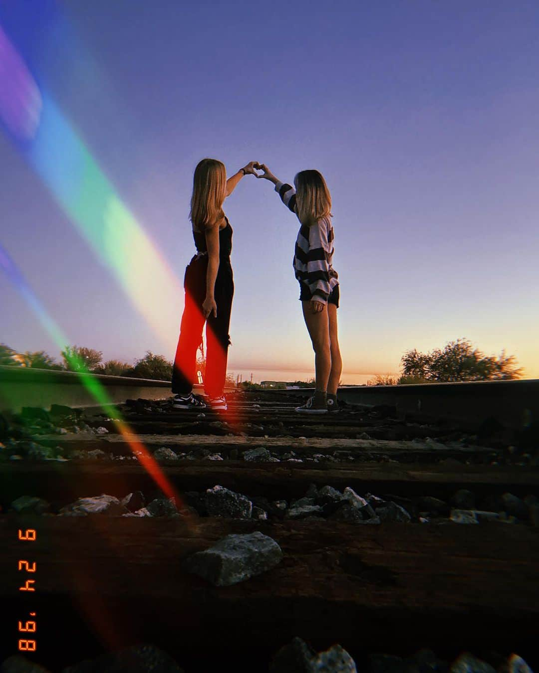 サニー・ペラントさんのインスタグラム写真 - (サニー・ペラントInstagram)「Arizona sunsets are just everything 🌅🧡 Love you so much @zoeleigh__dance7 💛 #besties #sunset #rideordie #lovelife #az」9月26日 9時19分 - sunniepelant