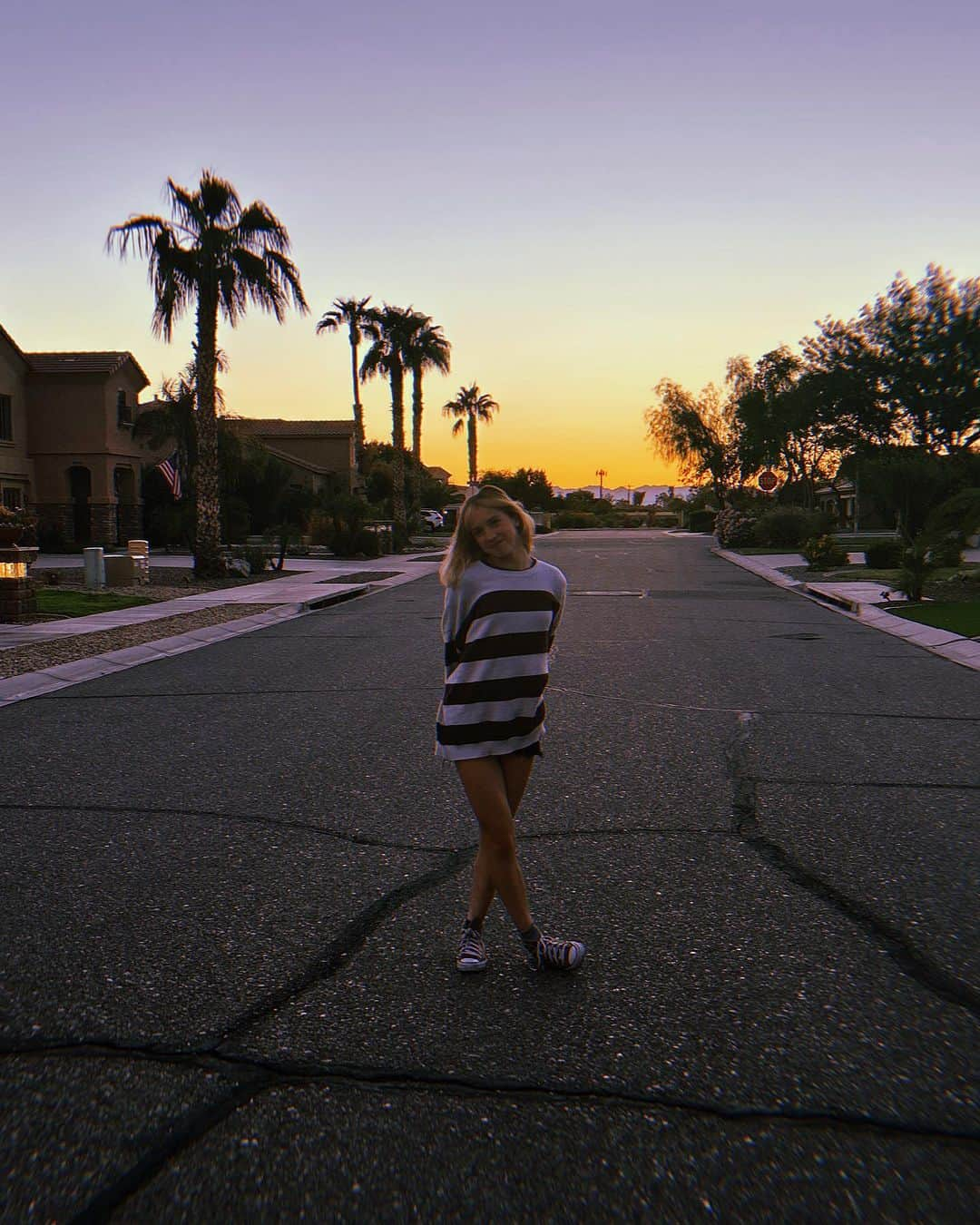 サニー・ペラントさんのインスタグラム写真 - (サニー・ペラントInstagram)「Arizona sunsets are just everything 🌅🧡 Love you so much @zoeleigh__dance7 💛 #besties #sunset #rideordie #lovelife #az」9月26日 9時19分 - sunniepelant