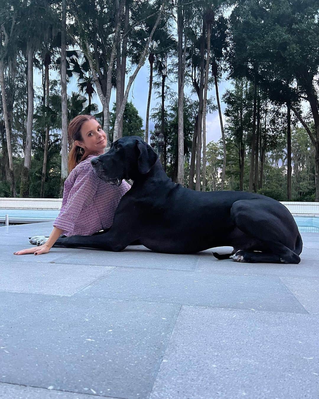 ジョアンナ・ガルシアのインスタグラム：「The big guy loves golden hour 🌅」