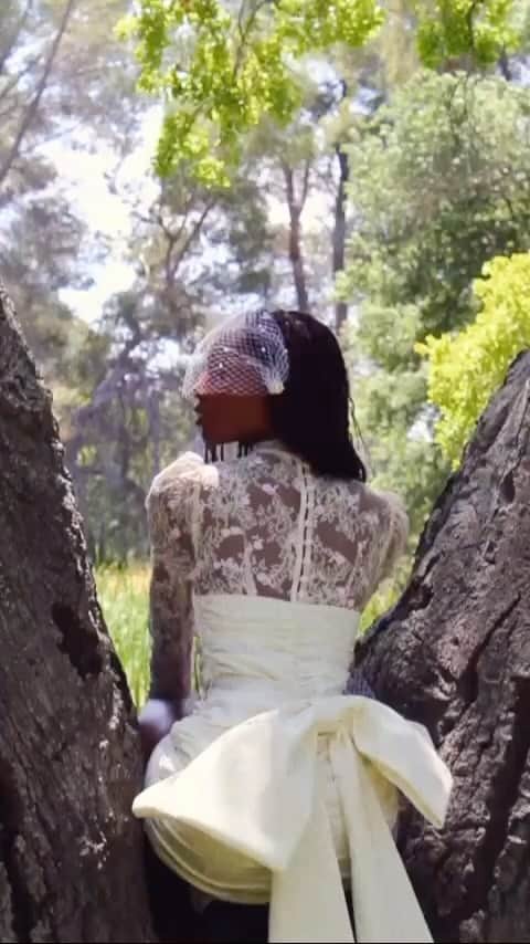 For Love & Lemonsのインスタグラム：「Meet you at the altar.  Fall '23 Bridal  9.26.23」