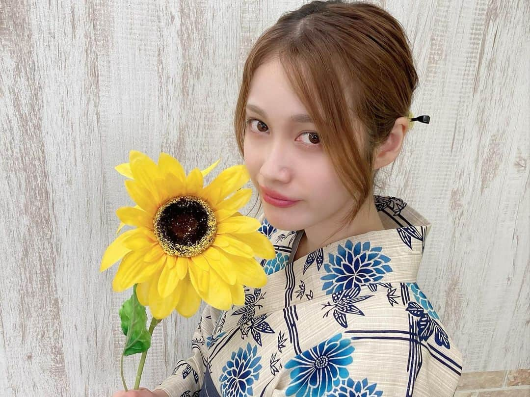 中村ゆりかさんのインスタグラム写真 - (中村ゆりかInstagram)「🧸🌻😏 「Moonlight」リリースイベントありがとう！今度はどこで会えるかな〜  Today's schedule🗓 📢今夜23:00start 「ウソ婚」最終話です👰‍♀️💍  📢深夜2:03start TBS「PLAYLIST」♪ また素敵なアーティストを紹介します🌼  #moonlight #中村ゆりか #YULUNA #ウソ婚 #playlist」9月26日 12時00分 - yurikanakamura_official