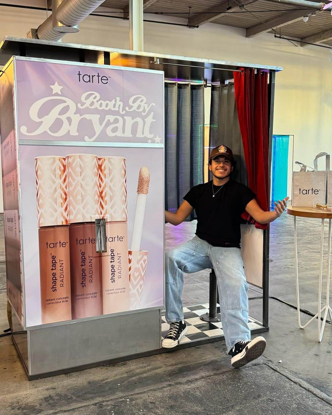 Bryant Eslavaさんのインスタグラム写真 - (Bryant EslavaInstagram)「today with @tartecosmetics」9月26日 10時21分 - bryant