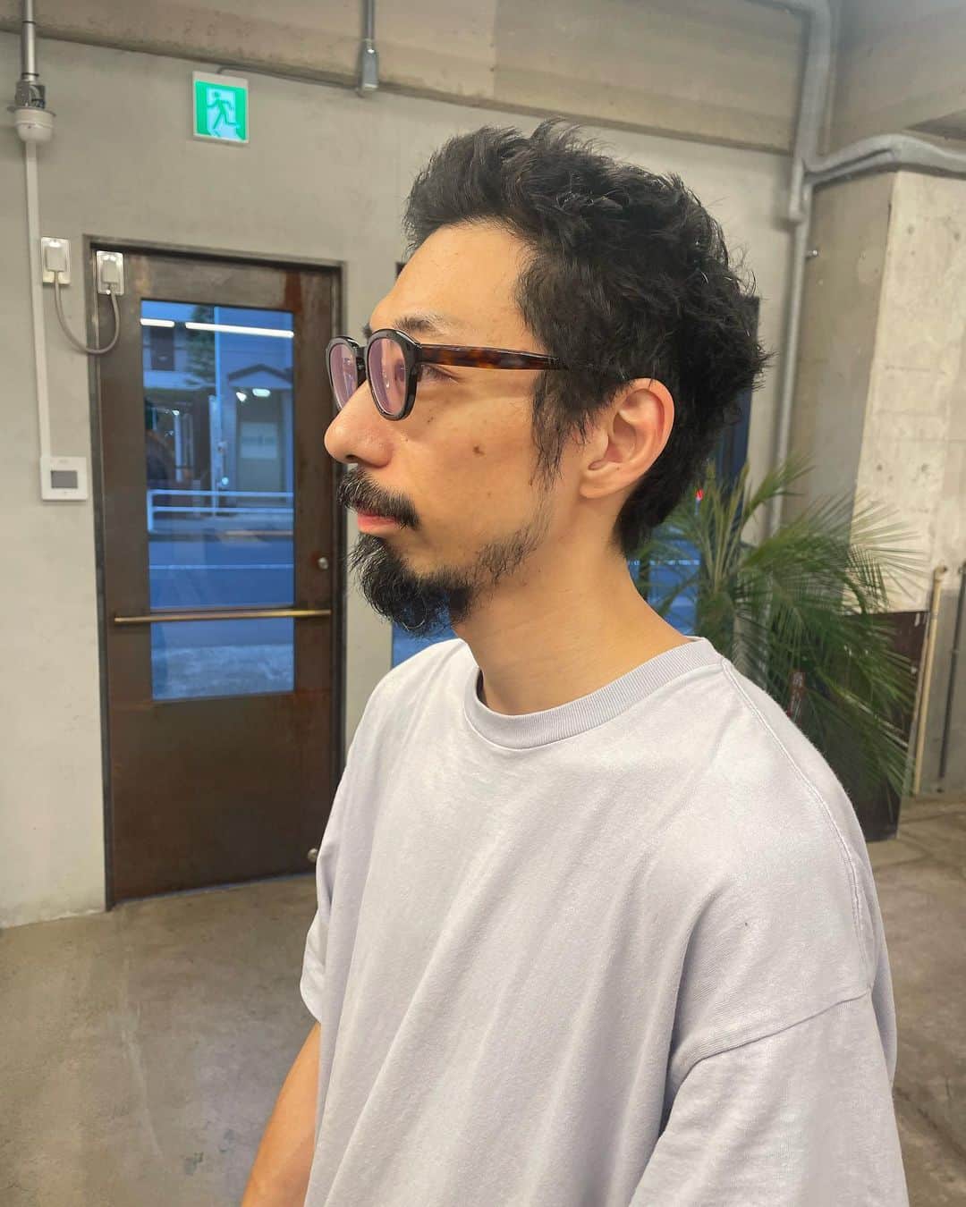 馬場一馬のインスタグラム：「刈り上げないベリーショート。 くせ毛をいかしつつ自然な仕上がりに。 #stilllights」
