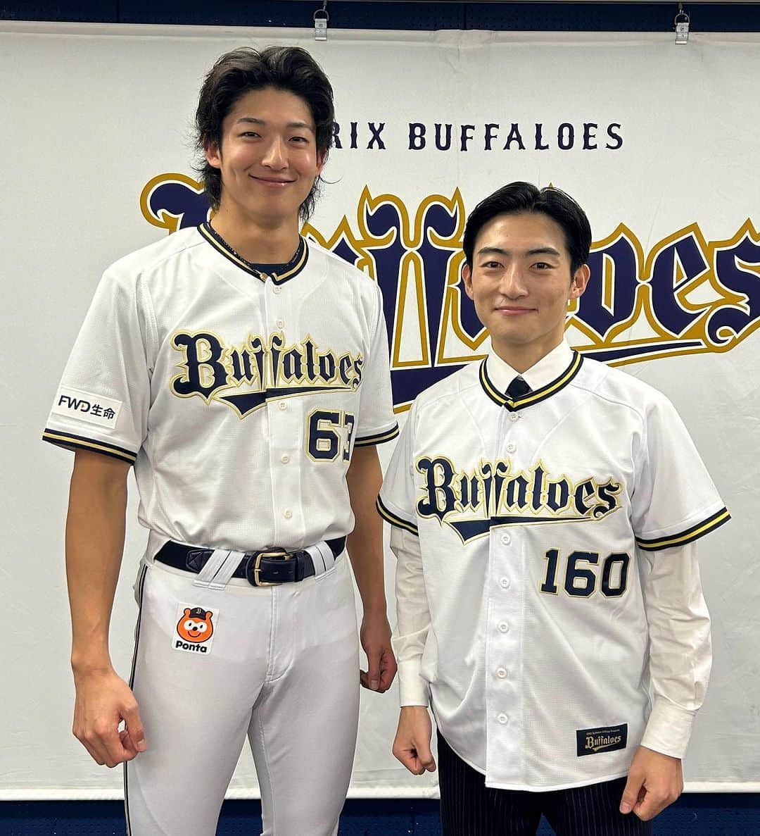 修一朗さんのインスタグラム写真 - (修一朗Instagram)「颯一郎× 修一朗⚾️ オリックスさんとTikTok撮ったにょ  @orix_buffaloes @yamazaki63」9月26日 11時07分 - shuuuuu125