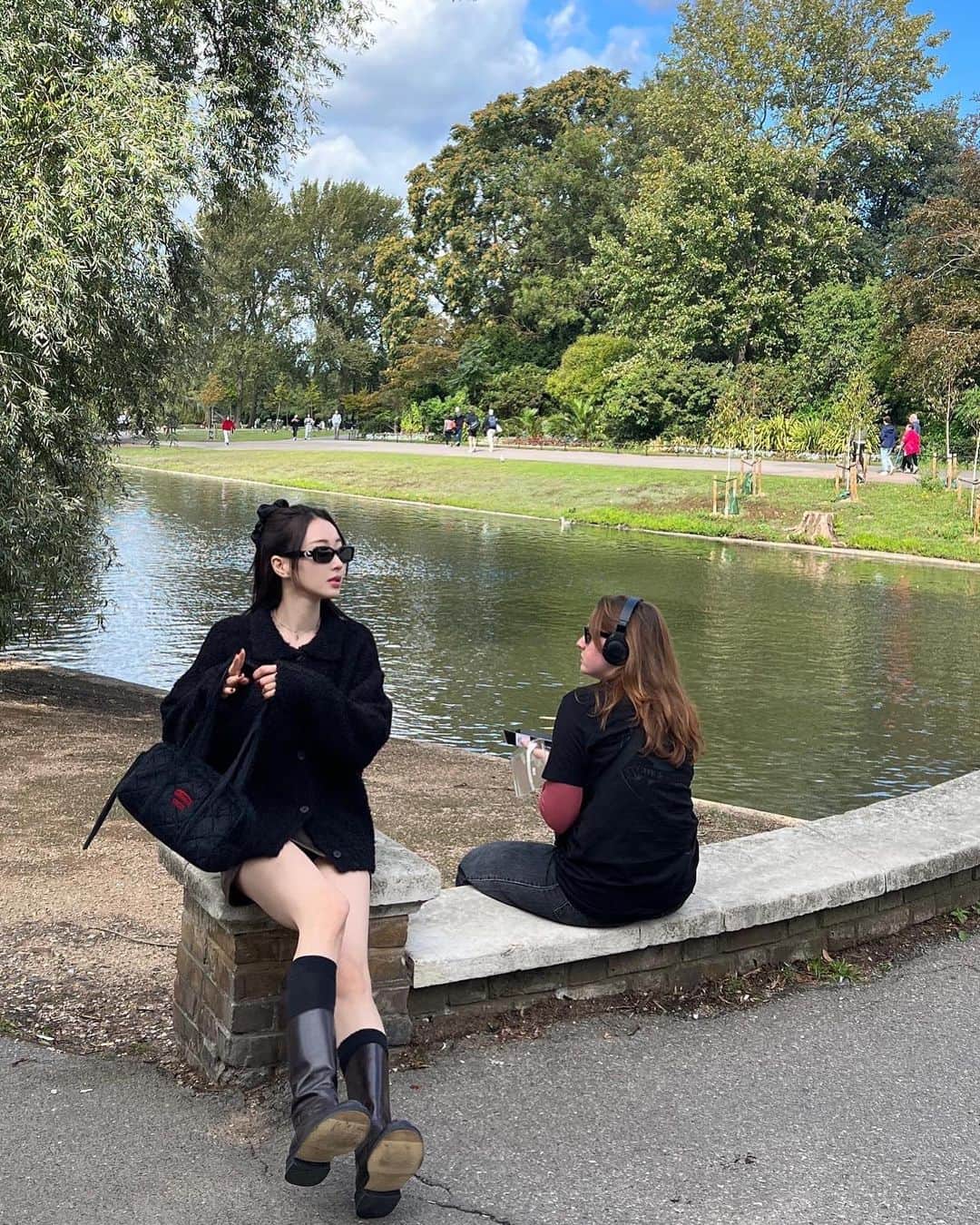 ギョンリ のインスタグラム：「잠시 쉬어가는 시간 🏞️ #regentspark」