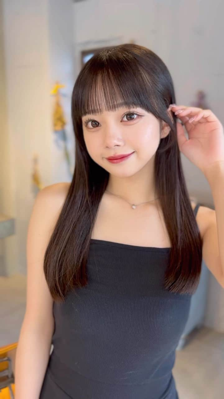 前田渉のインスタグラム：「🫧   増田彩乃ちゃん、バッサリ切りました✂︎ ストレートでも可愛くて雰囲気の出る髪型、お任せください💪🏻   ぜひわたるマジックへ🪄💫✨   この作品のBefore→After→Arrangeはこちらに💁🏼‍♂️ @wataru_magic    🫧 model:彩乃ちゃん @m_ayano26  hair: @cachetaro @wataru_magic  #わたるマジック  #cachecacheomotesando #haircut #idol #hairstyle #hairstyles #美容師 #フレンチガーリー #シースルーバング #可愛い #シースルーぱっつん #簡単ヘアアレンジ #セルフヘアアレンジ #小顔カット #ぱっつん #おくれ毛 #前髪カット #チェウォン #アレンジ #ヘアアレンジ #今日好き #サイドバング #ウォニョン #似合わせカット #黒髪ストレート #美少女 #韓国ヘア #増田彩乃 #黒髪ロング #ストレートヘア」