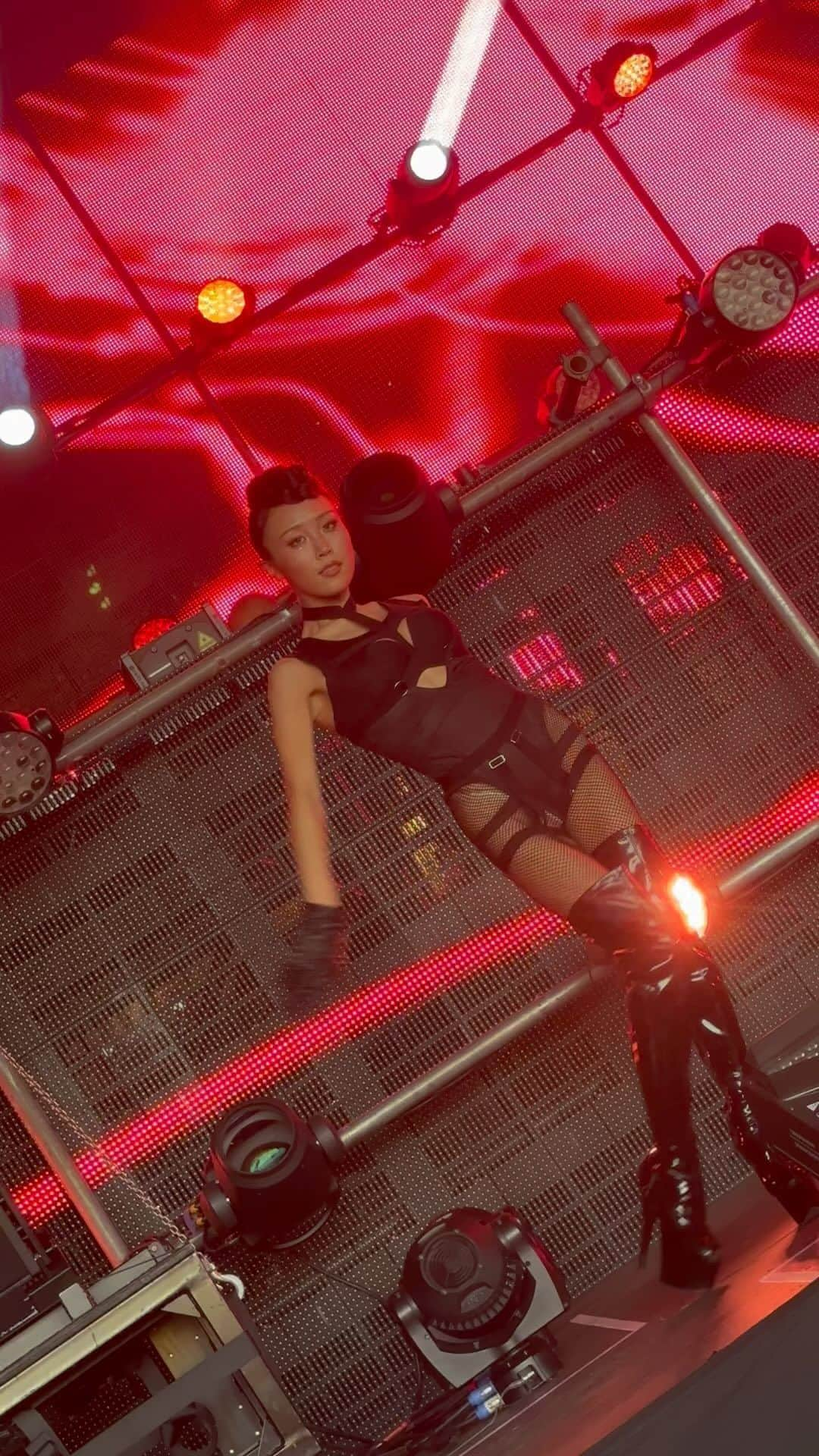 HARUKA IS BAZOOKAのインスタグラム：「23.09.16 @ultrajapan  DAY1 RESISTANCE . キレにキレまくってた🔥 . @cjd_haruka  #bazooka#cjd_harka#dance #dj#edm#music#club #HZKS戦隊 #バズ #ちーむばずーか#teambazooka #bomb#ボム」