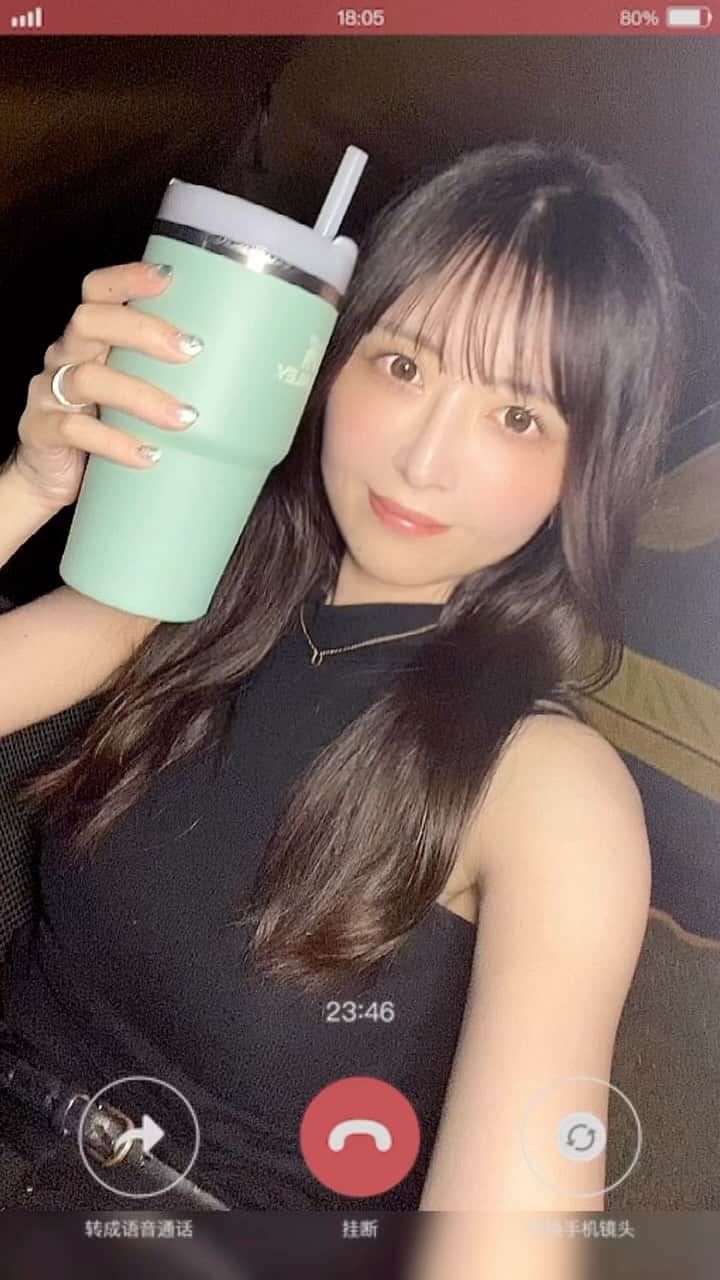 ぴちゅのインスタグラム：「人生初●●にハマりました。 動画ダブルタップ♥️コメント✍🏻保存の3点、大変嬉しいです！ .  絵文字のみのコメントも是非です。返信させて下さい！  皆さまネイルお好きですか❓❓❓ コメントఽ✍🏻で教えて下さい！  . .  GIRLorLADYのレセプション終わりに そのままキャンプに来ました🏕️ (レセプションにお越しくださった方々誠にありがとうございました😭🙏💓) 23時着だけど楽しかったです！ その時の動画です😚🫰🏻  この前お店でのジェルネイルとして 人生初＆2回目共にわんだぁらんどさんでお願いしました。 結論、ネイル興味皆無だった女が まさに沼りました。。可愛い。。。 以前ストーリーで投稿させていただきましたがまさかこんなにハマるとは。 既に伸びちゃいましたがまた同じデザインにしたいくらい… (友人に絶対止められる、、、)  改めて本当にありがとうございました！！店長さん、関係者さん、そして施術して下さったお姉さま方感謝しております！！ pr わんだぁらんどさま😭🫶🏻 そしてネックレスはpr ceneさま！馬の蹄デザインです！かわいい…ありがとうございます😭🫶🏻  . .  本日もこんな私の奇跡の一枚、別人のモリモリ画像と テキストを見て下さり誠にありがとうございました…！  いつも沢山のいいね＆コメント＆保存 大変感謝しております…。  . .  *****************🙇🏻‍♀️自己紹介🙇🏻‍♀️***************** ・名前：実物どぶねずみ　ぴちゅ  ・仕事 ①地上波やABEMA等の番組キャスティング →"オオカミには騙されない"（Netflix版も）含む恋愛番組、特番 バラエティ、ドラマ、主題歌、SNS企画のキャスティング  ②動画系SNS全体責任者（TikTokなど） →毎月 数億再生 →SNS企画考案含む  ③外部企業顧問 ④外部企業SNSマーケコンサル （④の企業さま最近また増えました、ありがとうございます。） （③④は社内許可いただいております）  ・会社：AbemaTV、CyberAgent社員  ・SNS：600万再生／計150Ｋフォロワー  ・ネット上胡散臭いです ※tiktokのidもpichu921ですフォローぜひです。  ・無所属（ご依頼、お仕事相談など何でもDMぜひです。）  ※仕事内容、経歴、表彰系は @pichu921 のプロフ＆  その真下のリンクをタップ→上部の「もっと見る」  をタップして見ていただけると嬉しいです。 ************************************************  . .  ※早いコメントは勝手に順位コメントを返信させていただいております。 ※通知はプロフ右上のベルマーク🔔内全てチェックで届きます。 ※いいねして下さった方の投稿を たまにいいねさせていただいております…🙇‍♀️㊙️ Please double tap the image&comments! 좋군,댓글,기다릴게요! 너무 기뻐요!"不错"还有"评语"我会等你的!」