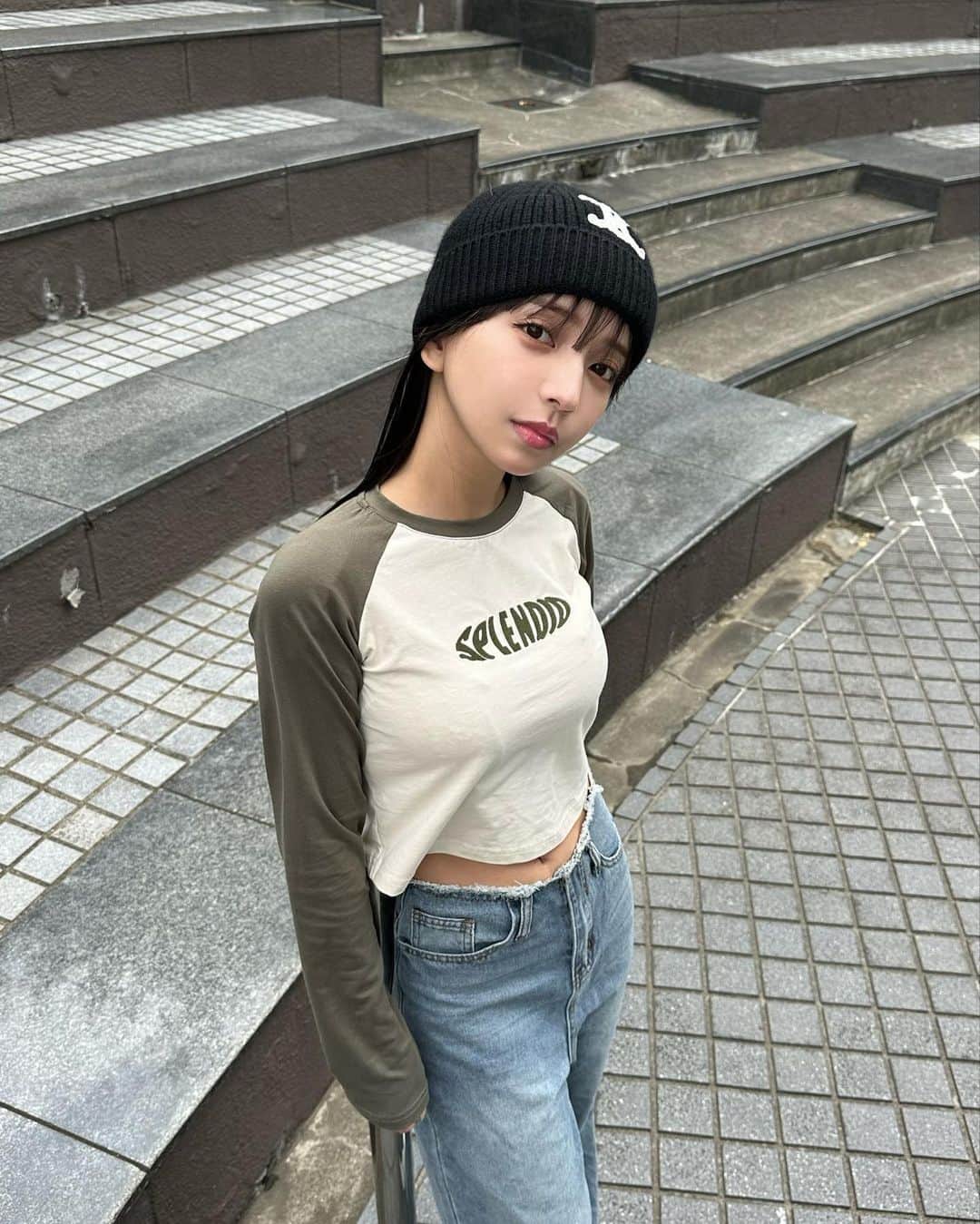 平尾優美花（ゆみちぃ）のインスタグラム：「@shein_japan 購入品。 このデニムが超超超超HIT❤️‍🔥❤️‍🔥 履きやすさとシルエットが好みすぎてお気に入りデニムにランクインしました🫶🏻  クロップド丈が可愛いトップスも一気に今っぽくなるね🌵  商品番号⬇ 17786811 11664735  今回も、クーポンコード用意してもらったよ☺︎  クーポンコード：LOVEDAZY271 お買い上げ金額1～5,999円まではセール価格より15%OFF、6,000円以上は20%OFFが適用される。 10月末日まで！  @dazy_fashion #SHEINDAZY#DAZY#SHEINforAll#ootd#148cmコーデ」
