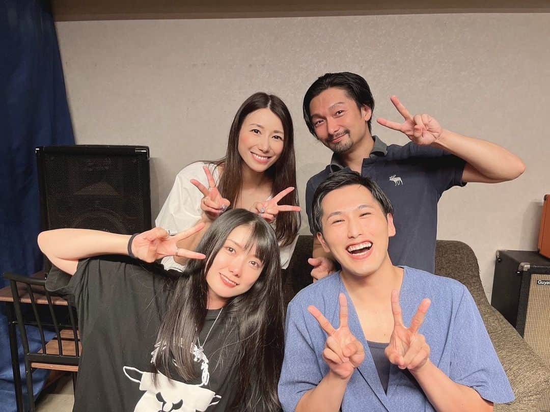 加藤あやのさんのインスタグラム写真 - (加藤あやのInstagram)「いよいよ今週！ 朗読劇「 #記憶観覧車　」  本当に好きな作品で、このメンバーで出来ることを本当に幸せに思います！  9/28 19:00 9/30 12:00,18:00 10/1 15:00 会場:赤坂πTOKYO  母の死、父の記憶の損失、姉と母の亀裂、弟の愛、どこかにありそうな1つの家族の在り方。  逆班の 「夏砂に描いた」 も必見です！  皆さまのご来場お待ちしております😳✨」9月26日 20時44分 - ayano_kato929