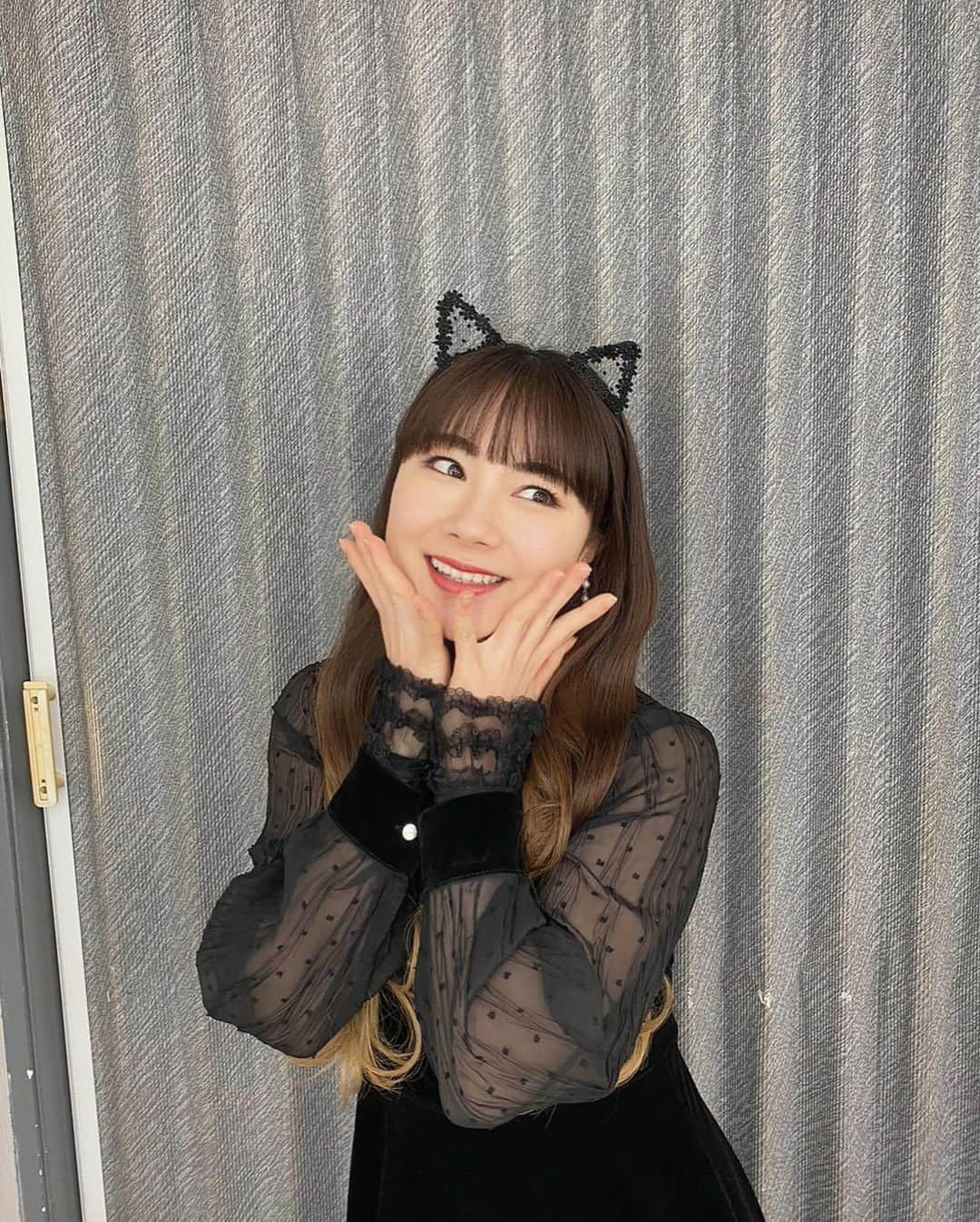 石田亜佑美さんのインスタグラム写真 - (石田亜佑美Instagram)「🐈‍⬛🐈‍⬛🐈‍⬛         #にゃゆみん #ねこみん #🤔💭  #モーニング娘23  #morningmusume23 #石田亜佑美  #これグッズの撮影 #毛先既に懐かし」9月26日 20時44分 - ayumi_ishida.official