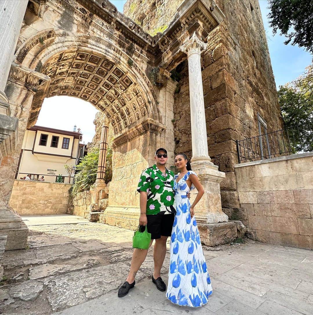 Ivan Gunawanのインスタグラム：「. Immersed in the city's embrace, time traveling through its historic alleys and soaking in the urban tapestry.   #ivangunawan #feelinghappy #explorecity #IgunGoesToTurkiye」