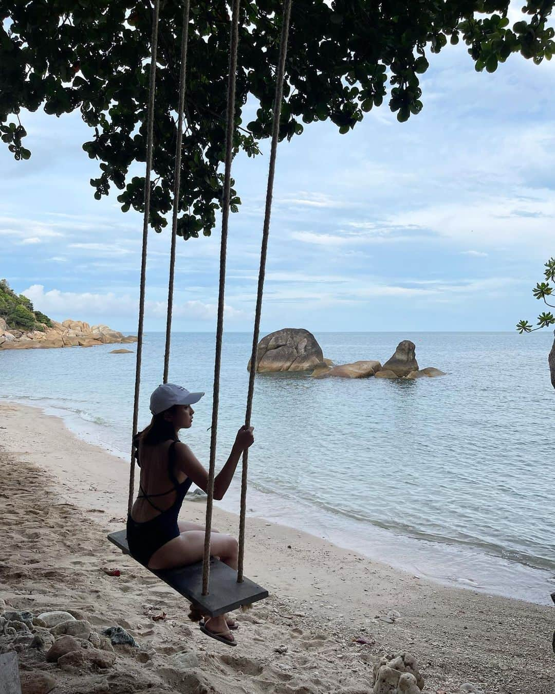 浜﨑日香里さんのインスタグラム写真 - (浜﨑日香里Instagram)「⁡ 夏休み旅行　投稿ラスト🙏✨ タイの思い出いろいろ🇹🇭🌴🧖🐘💆‍♀️🥭 ⁡ 4年ぶりの海外旅行。 知らない土地に行って、自分の目で見て 肌で感じて、味わって、人と触れ合って… 旅行ってこんなにも楽しかったんだと コロナ禍で味わえなかった感情を 一瞬で取り戻した気がします。 やっぱり旅行が大好きだと再確認。 世界中行きたいところがまだまだ沢山あります。 お金や時間も必要だから、そんなに多くは行けないけど 生きてるうちに行きたいところに行けるように これからも日々努力していこうと思います！ ⁡ 沢山お付き合いいただきありがとうございました🩷 少しでも参考になってたら嬉しいです☺️✨  #タイ旅行 #バンコク #サムイ島」9月26日 20時42分 - hamasaki_hikari