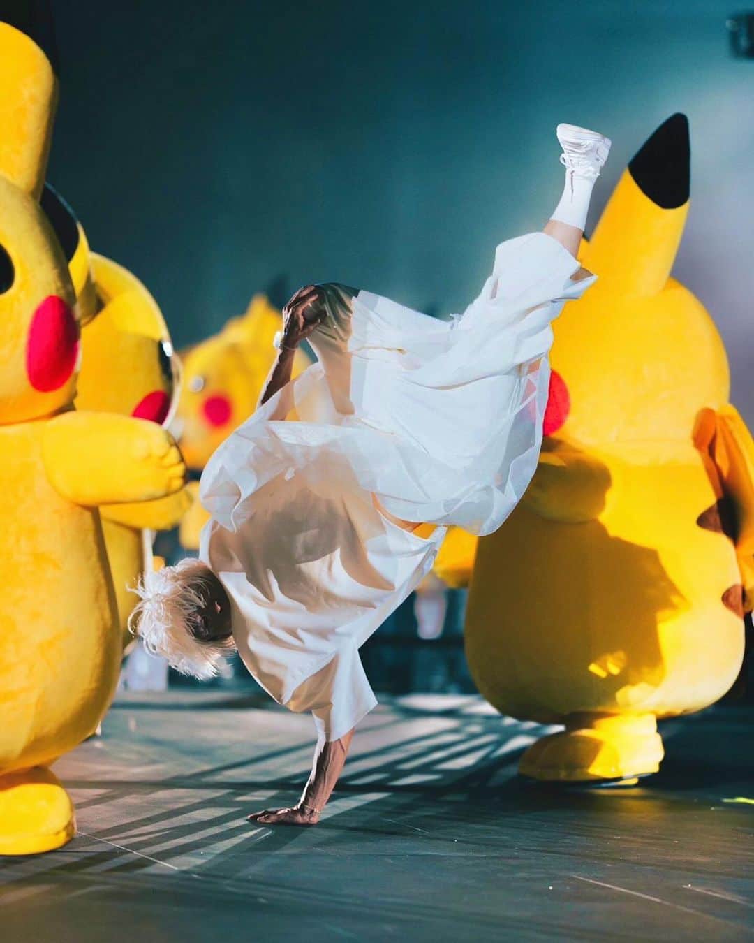 SNACK（野村直）のインスタグラム：「We Move!! (Pokémon Fantastic Live Show) 2023/08/08〜08/14  『ポケモンワールドチャンピオンシップス2023横浜みなとみらい』  ピカチュウと一緒に踊らせて頂きました。 素敵な出会いとこの夏、最高の思い出をありがとうございました。  #ポケモン #Pokémon #pokemon #wemove #pokemonworldchampionships #pokemonworldchampionships2023 #ピカチュウ #breakdance #ブレイクダンス #breakin #ブレイキン #powermove #2100火 230926」