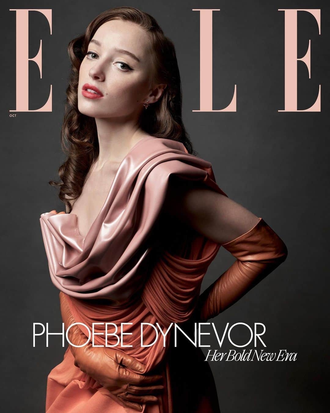 ニーナ・ガルシアのインスタグラム：「It’s bye bye #Bridgerton for @phoebedynevor, our October cover star 🧡 She stars in the new corporate thriller, #FairPlay, which debuts on Netflix October 6. The film tests the effects of #MeToo on corporate culture. Has that much really changed? What more do we need to do? “We have this idea that the world is so progressive and there’s been so much change in terms of women and the #MeToo movement,” she tells @elleusa, “but there’s still so much progress to be made and so many things that haven’t been done or are still taboo.” Read more from our October cover star at the link in bio. — This interview was conducted prior to the SAG-AFTRA strike. — @elleusa Creative director: #StephenGan Photographer: @markseliger Stylist: @erinwalshstyle Writer: @kaylaw Hair: W @ward_hair_official @bumbleandbumble Makeup: @therealofficialfrankb @loveseen Manicure: @yukie_miyakawa_nails @seemanagement」