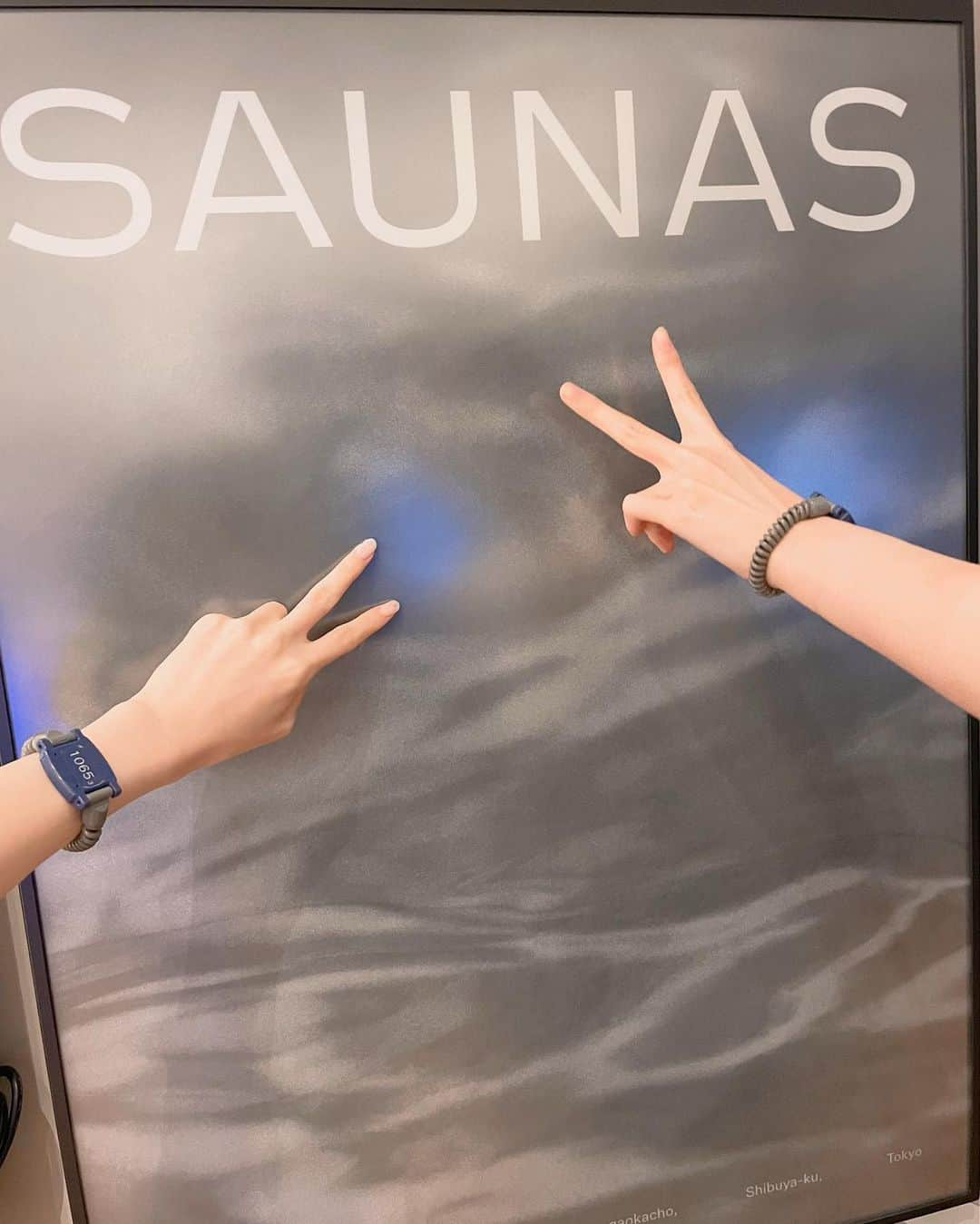 大隣望鈴さんのインスタグラム写真 - (大隣望鈴Instagram)「. 渋谷SAUNAS (@shibuya_saunas )に サウナのプロ、まどちゃんと行ってきました！  サウナの部屋が何種類もあって、暗闇の部屋やサウンドシステムの部屋、ベッドのある部屋など沢山楽しめました！  サウナもご飯も、色々な所にこだわりを感じました👀✨  水深150cmの水風呂に入ろうと試みたものの、膝まで入って戻ってきてしまいました😭  プロへの道はまだまだ。。」9月26日 21時02分 - mile_ilemi_official