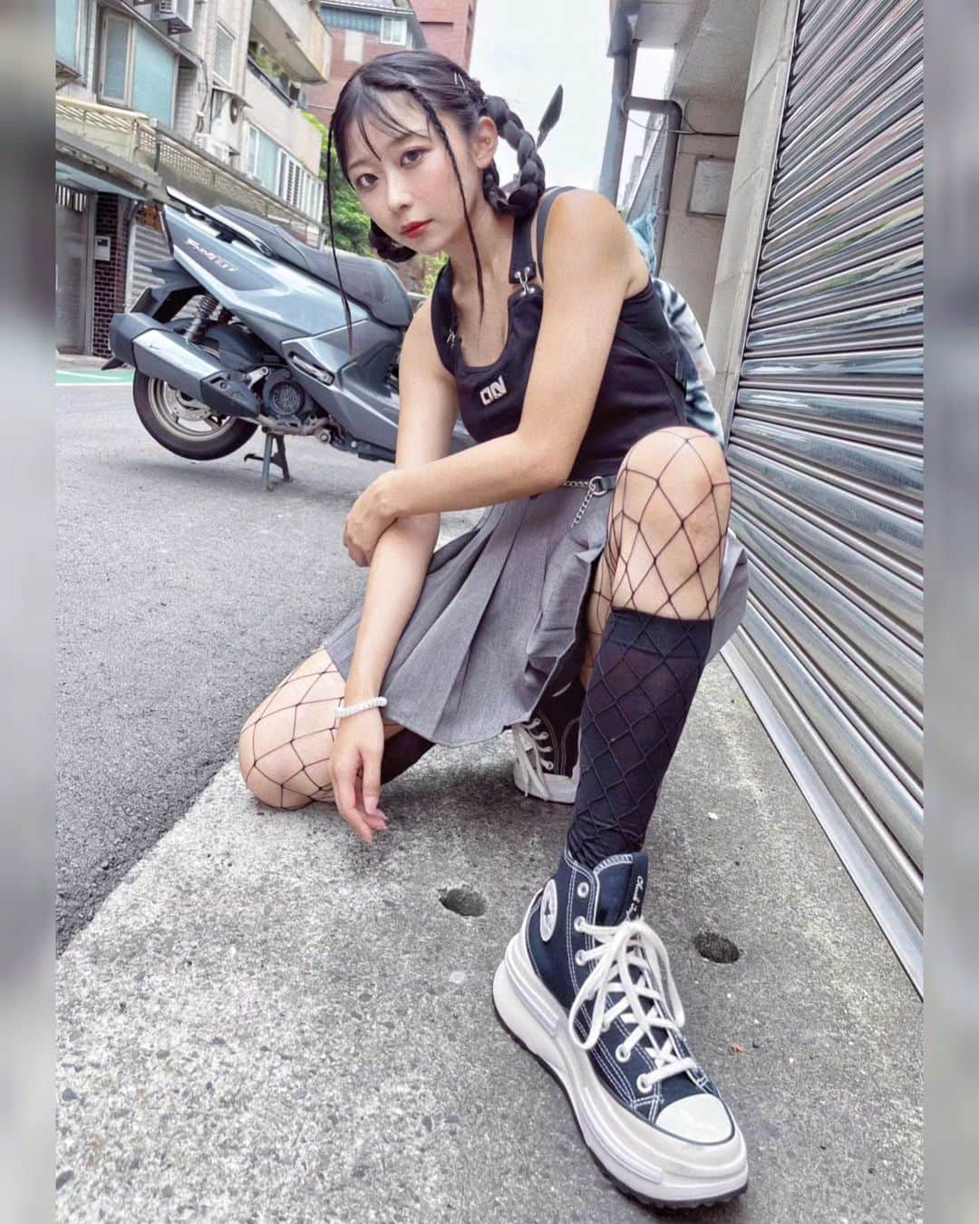 蒼猫いなさんのインスタグラム写真 - (蒼猫いなInstagram)「CONVERSE(チャックテイラー)CT70👟💕最高🔥 . . . . . . . . . . #グラビアモデル #グラビアアイドル #グラビア撮影 #プール開き #水着ギャル #水着 #ビキニ #プール #プール撮影会 #蒼猫いな #海 #shein #ビキニ女子 #ビキニギャル #韓国コーデ #韓国ヘア #モデル撮影 #撮影モデル #韓国ファッション #페션스타그램 #pharfaite #ootd #グラビア #野球女子 #野球好き #チャックテイラー #チャックテイラー70s #converse #コンバースコーデ #chucktaylor」9月26日 21時03分 - inacoscos