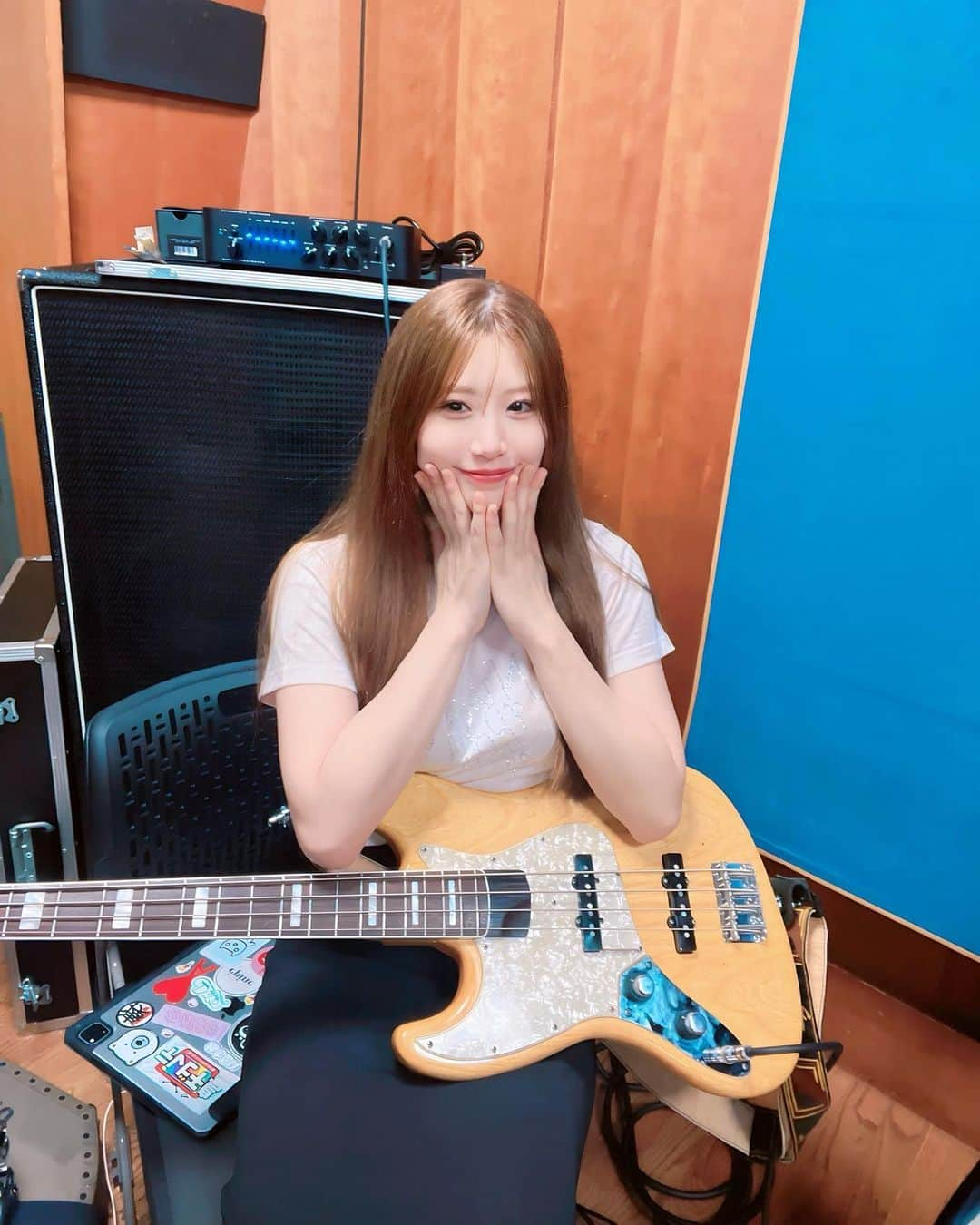 AKARIさんのインスタグラム写真 - (AKARIInstagram)「リハでした〜🎸」9月26日 21時05分 - akaringobass