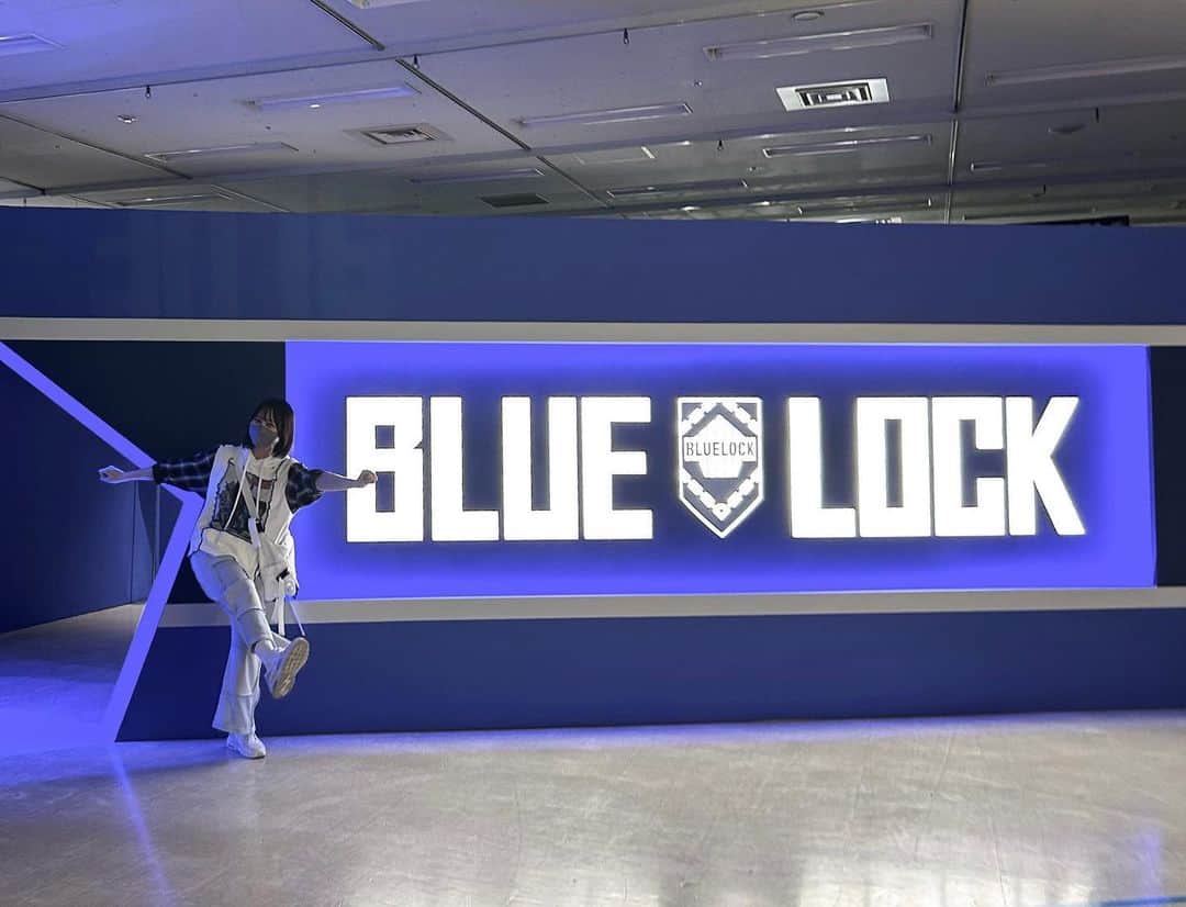 のインスタグラム：「⚠️ネタバレ注意  かなり前のブルーロック展 ︎︎✌︎︎︎ 私が致命的にサッカーが下手なの1枚目で分かる( ˆ-ˆ )  漫画を読み進めるほどキャラへのイメージ変わってくるのも最高に面白い」